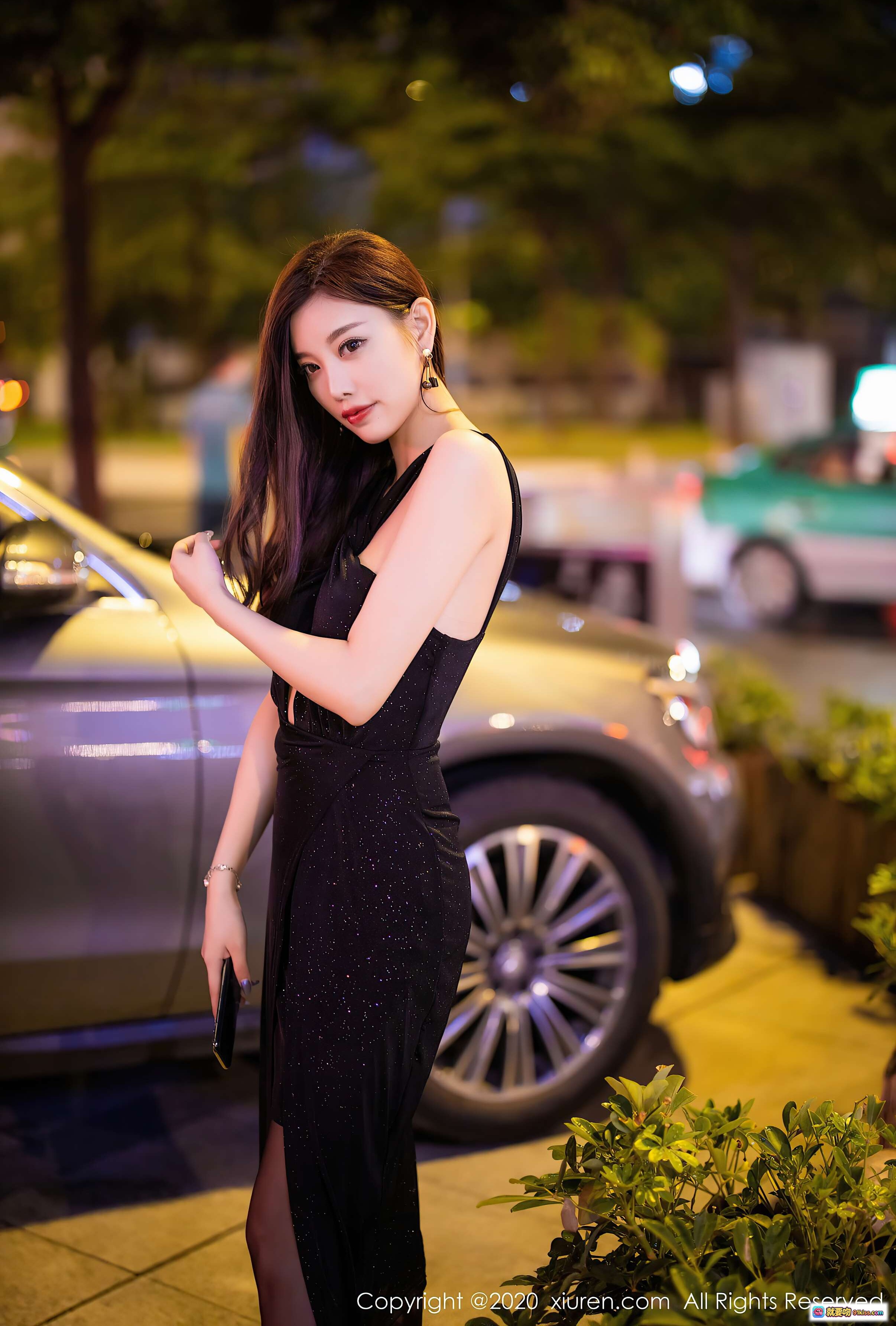图片[5] - 杨晨晨SUGAR夜街黑裙写真｜优雅性感长发美女｜都市夜景车旁时尚大片｜XIUREN秀人网2020.09.28 VOL.2616 - 就要吻