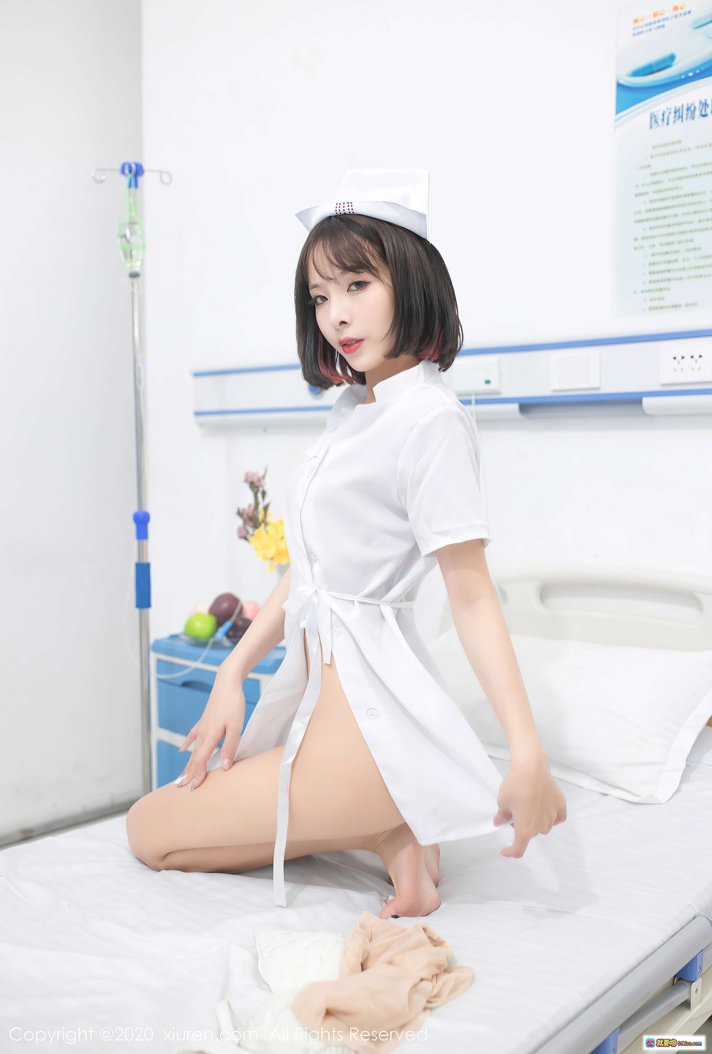 图片[2] - 陈小喵护士装性感写真｜白色制服+高跟鞋+丝袜美腿｜医院病床场景｜XIUREN秀人网2020.10.26 VOL.2698 - 就要吻