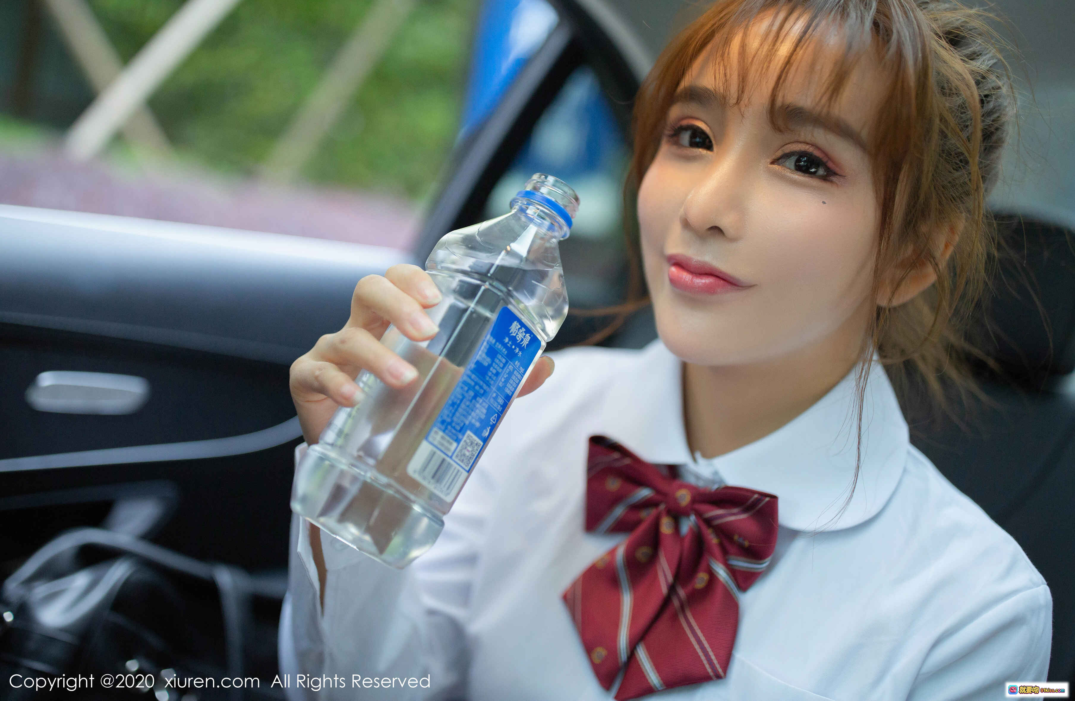 图片[10] - 陶喜乐校服少女车内持水瓶微笑写真 | XIUREN秀人网2020.05.07 No.2225高清美图 - 就要吻