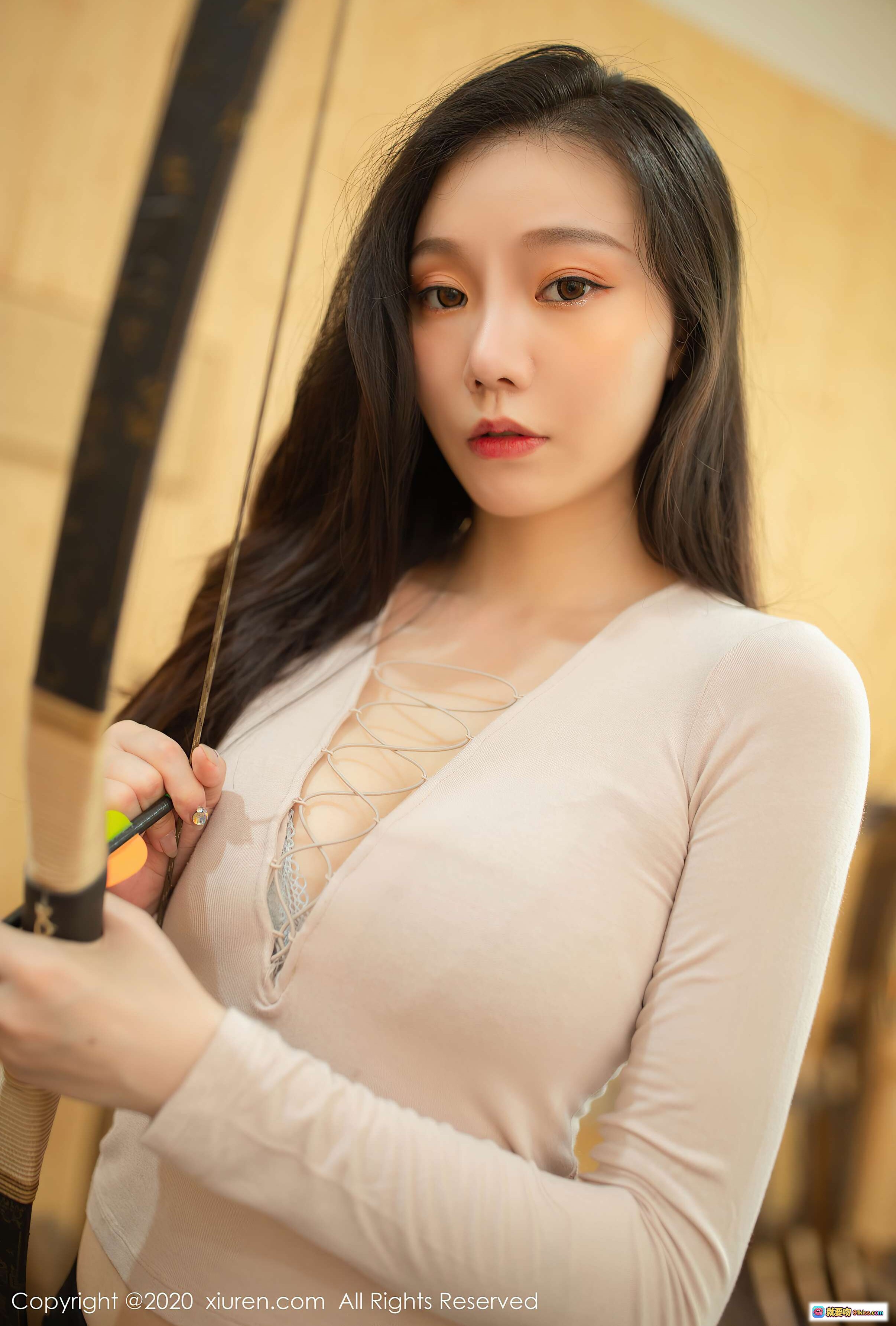 图片[8] - 安然Maleah弓箭写真｜XIUREN秀人网2020.09.16 VOL.2568｜浅粉系镂空长袖上衣｜优雅持弓姿态｜高清私房美图 - 就要吻