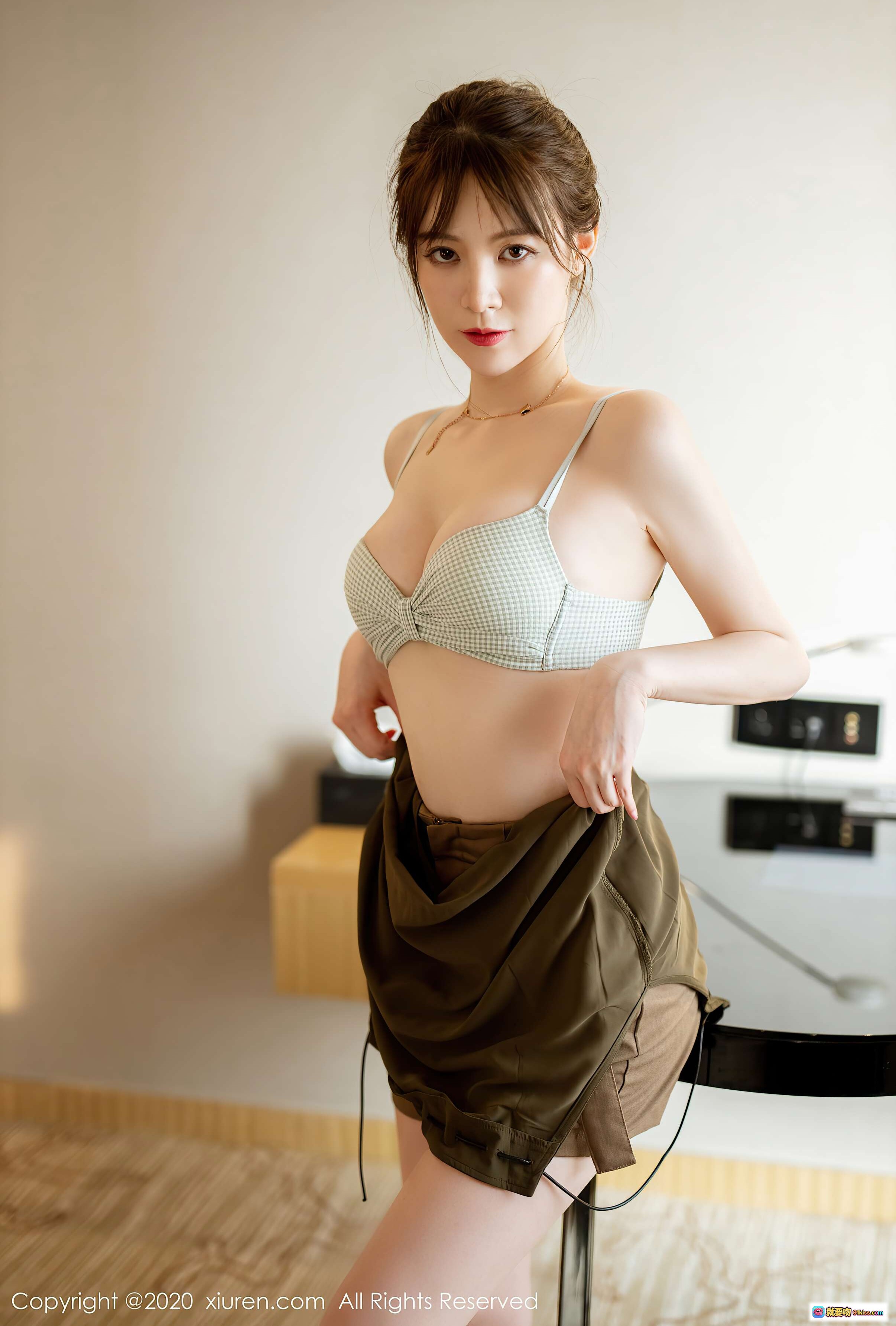 图片[8] - XIUREN秀人网2020.09.03 No.2522 yoo优优 美腿高跟绑带 棕色吊带短裤 室内写真 优雅性感 女神气质 48P高清图集 - 就要吻