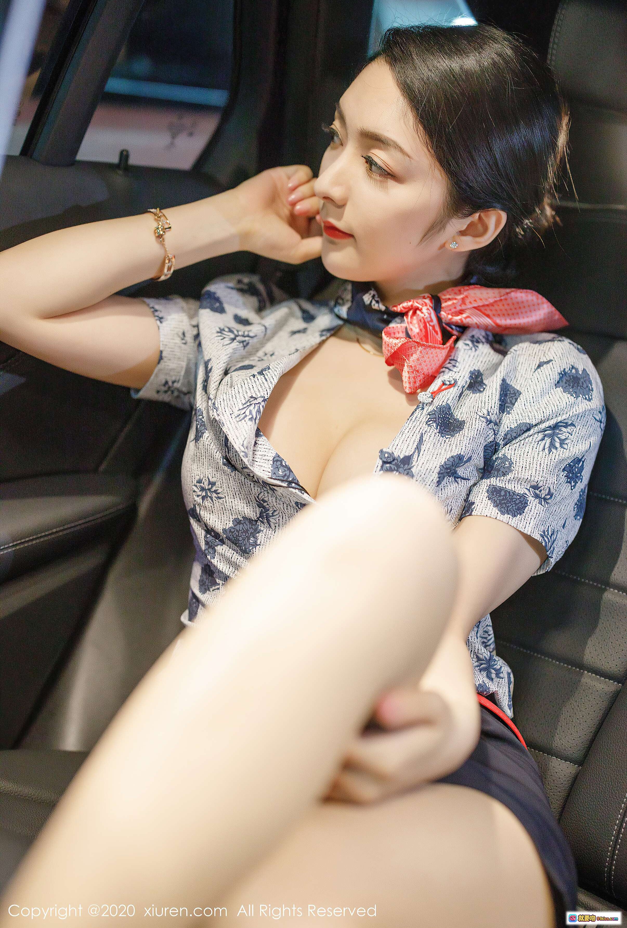 图片[10] - XIUREN秀人网2020.07.08 No.2305 小热巴车内脱丝袜美腿特写高清写真集 - 就要吻