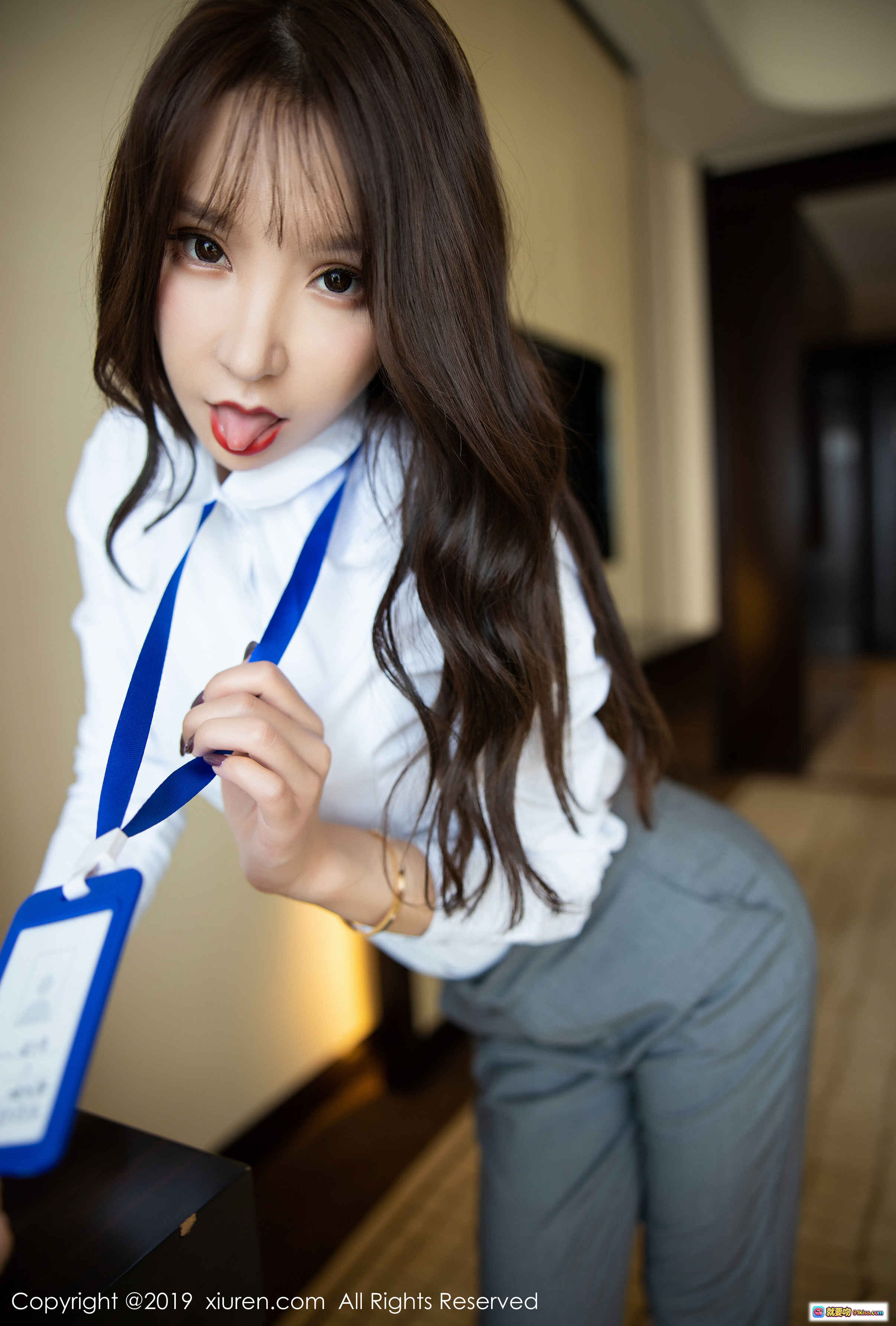 图片[10] - 周于希Sandy职场OL风灰色西裤高跟鞋背影写真_秀人网2019.12.09 No.1834 - 就要吻