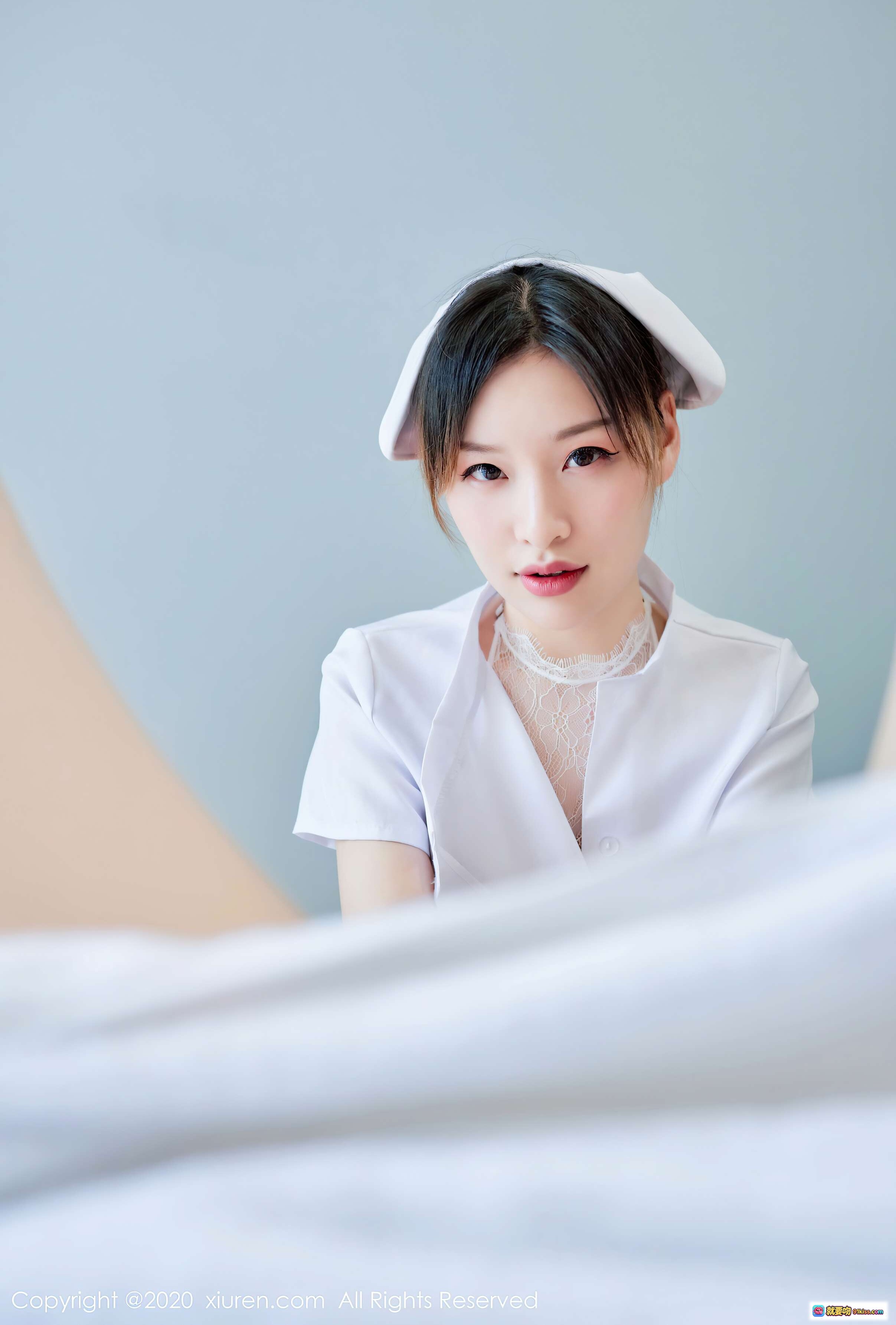 图片[9] - 范京宜白丝美腿特写｜XIUREN秀人网2020.11.17 VOL.2789高清写真｜温柔床拍手握足踝氛围感 - 就要吻