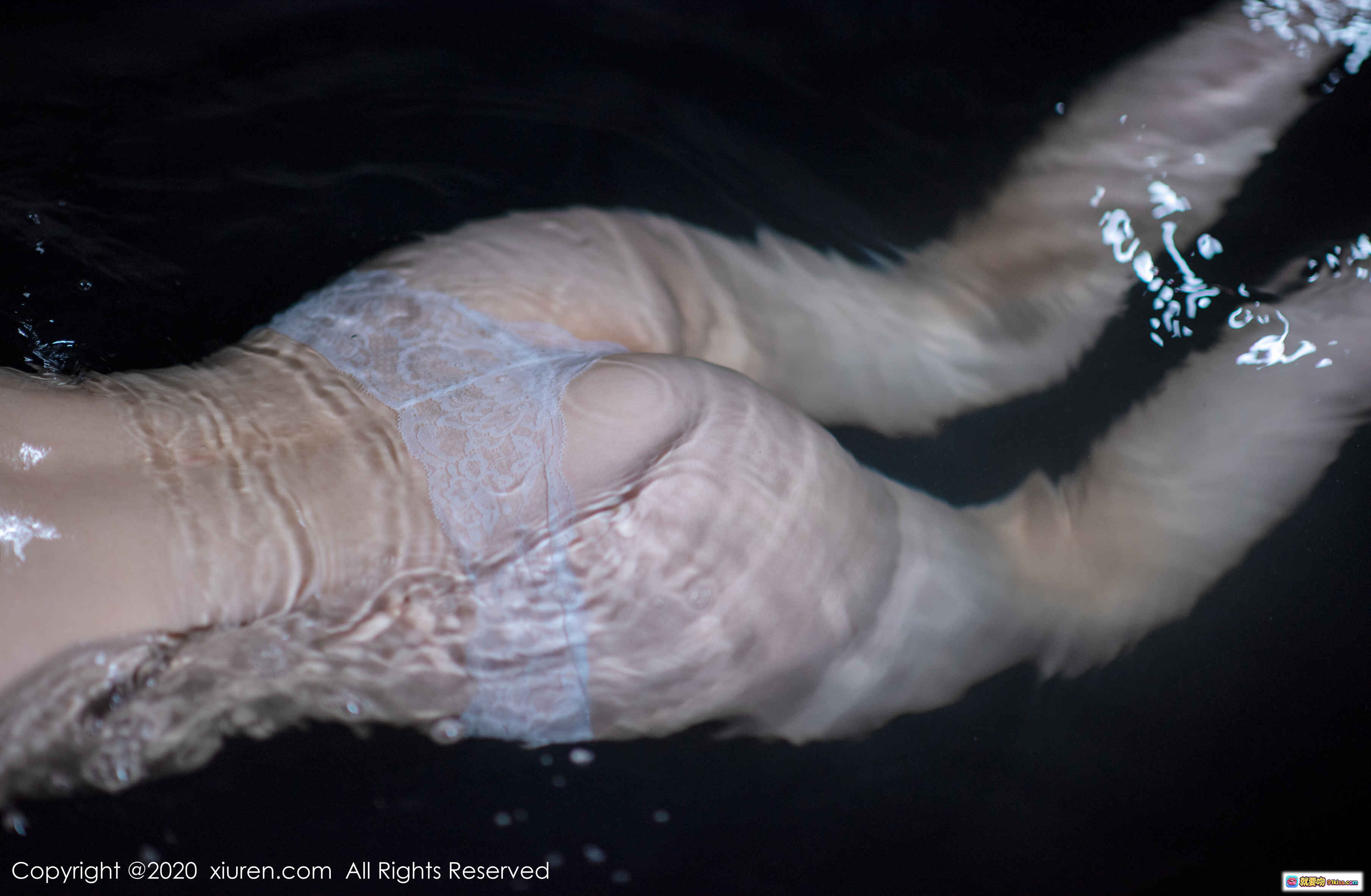 图片[5] - 沈梦瑶湿发性感写真 | XIUREN秀人网2020.03.31 No.2116 | 40+张高清美图 | 水珠肌肤诱惑大片 - 就要吻