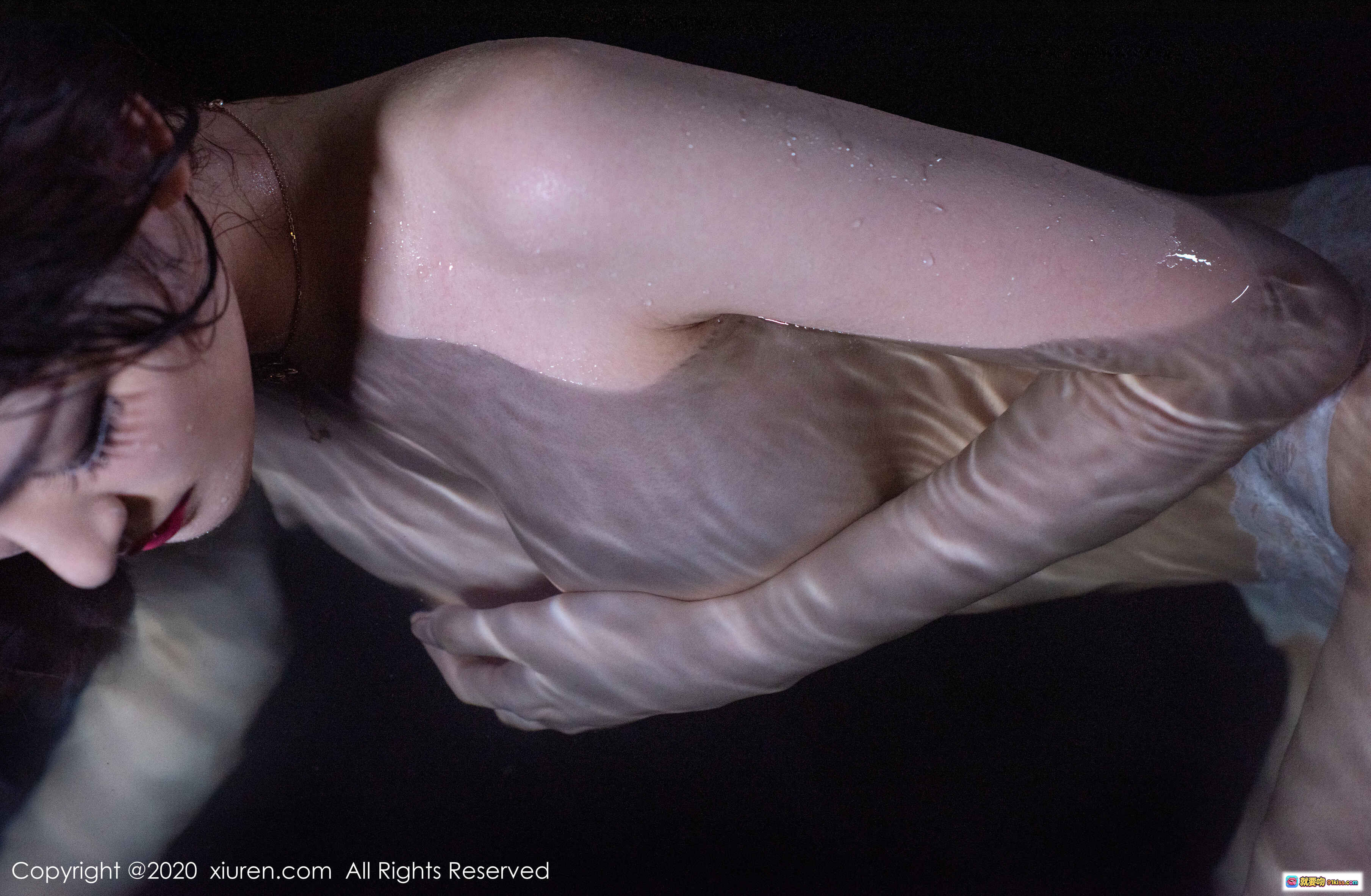 图片[9] - 沈梦瑶湿发性感写真 | XIUREN秀人网2020.03.31 No.2116 | 40+张高清美图 | 水珠肌肤诱惑大片 - 就要吻