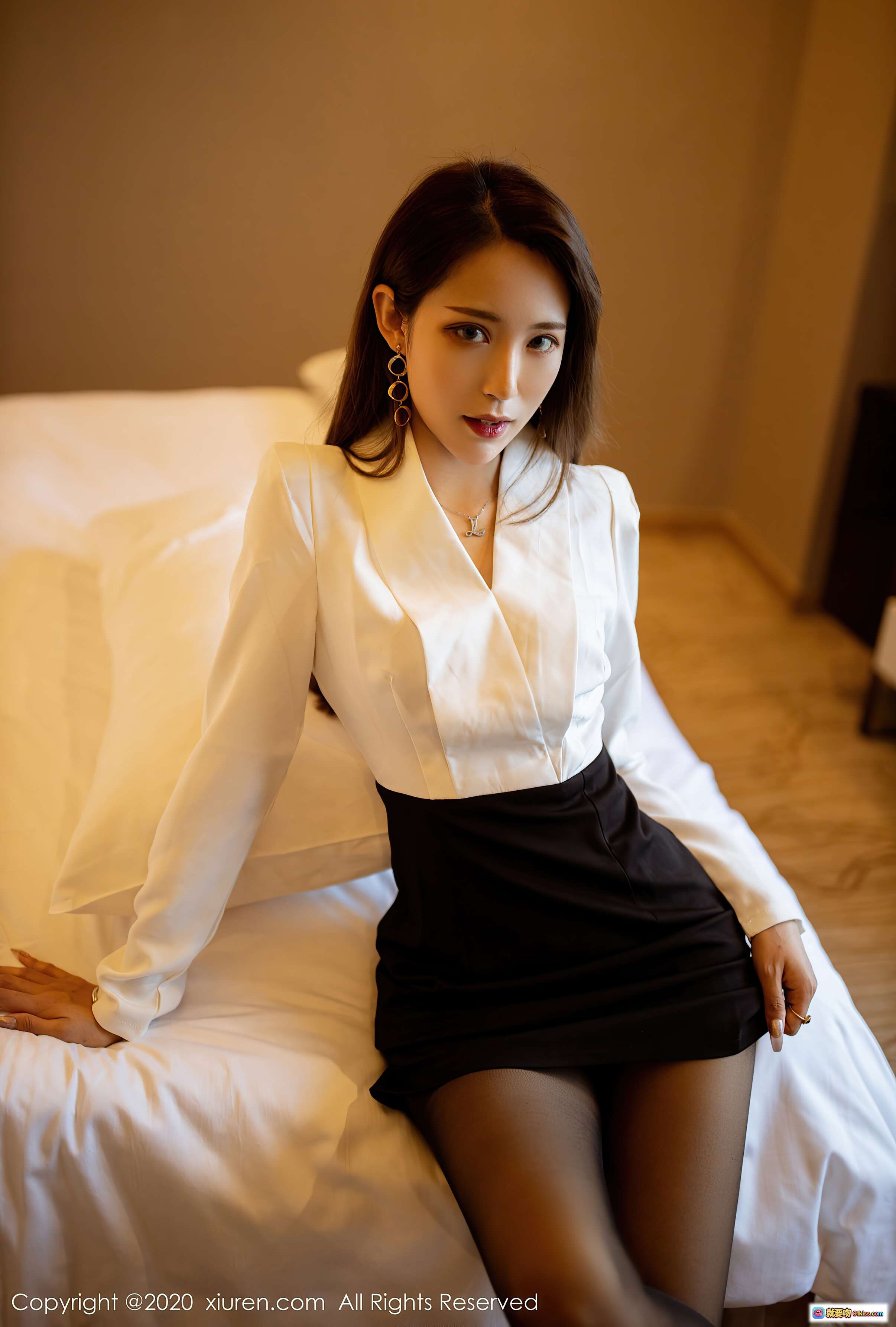 图片[8] - 周慕汐白衬衫黑短裙丝袜美腿写真 – XIUREN秀人网2020.10.16 VOL.2662优雅性感私房照 - 就要吻