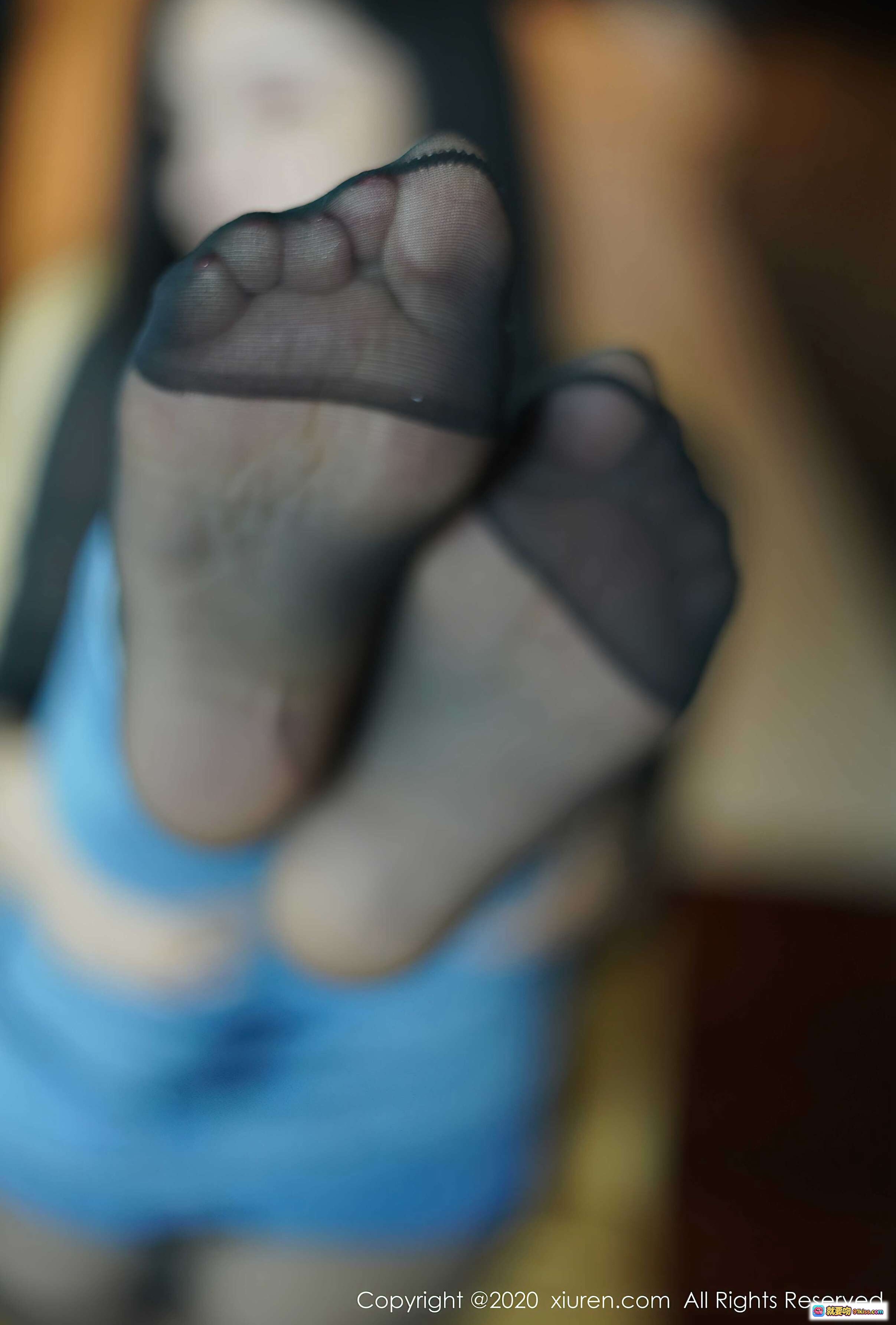 图片[2] - 小蛮妖Yummy性感黑丝美臀牛仔裤高跟鞋写真 – XIUREN秀人网2020.07.30 No.2386 - 就要吻