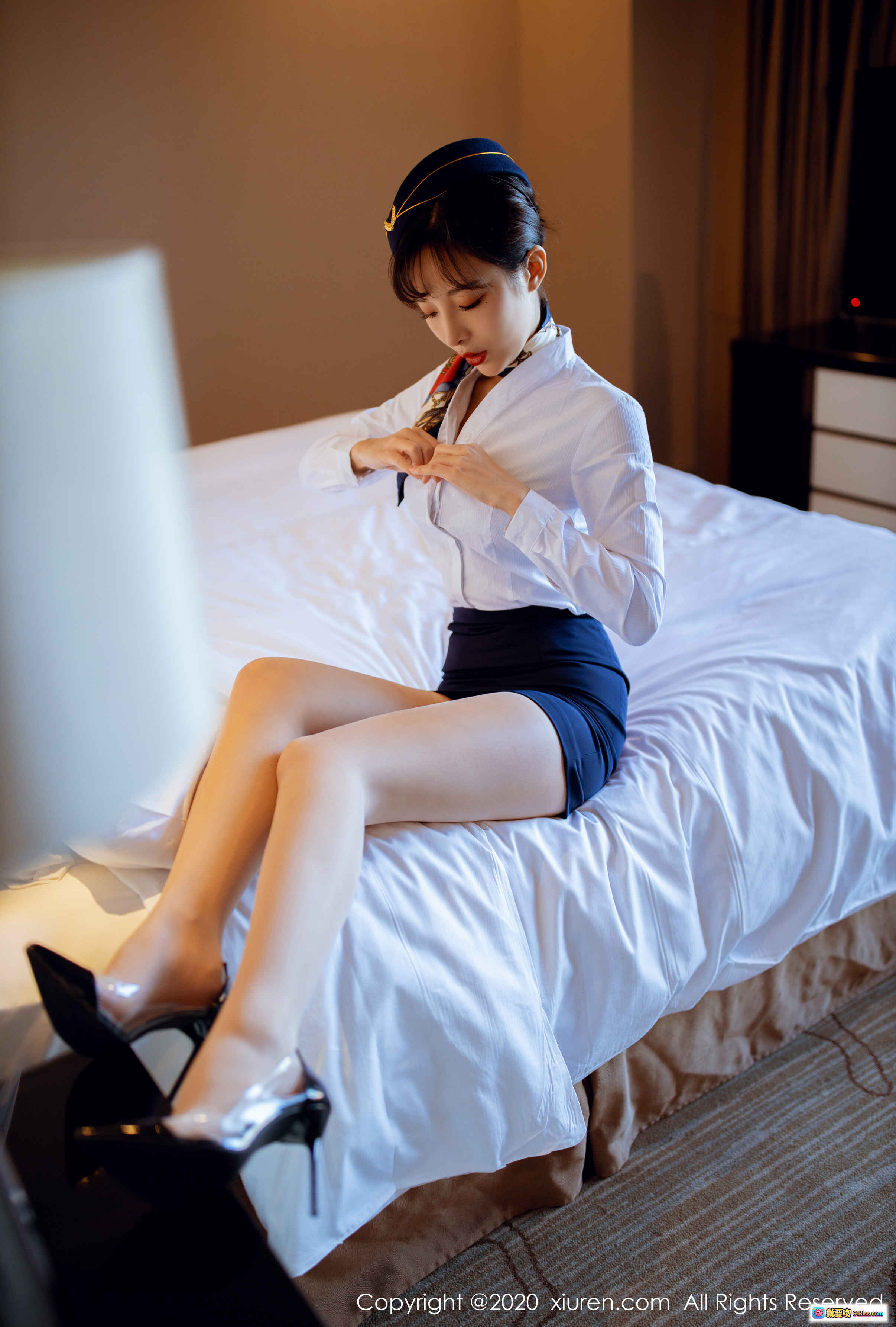 图片[4] - 陈小喵空姐制服写真 | 白衬衫黑短裙丝袜高跟 | 秀人网2020年3月31日No.2119高清图集 - 就要吻