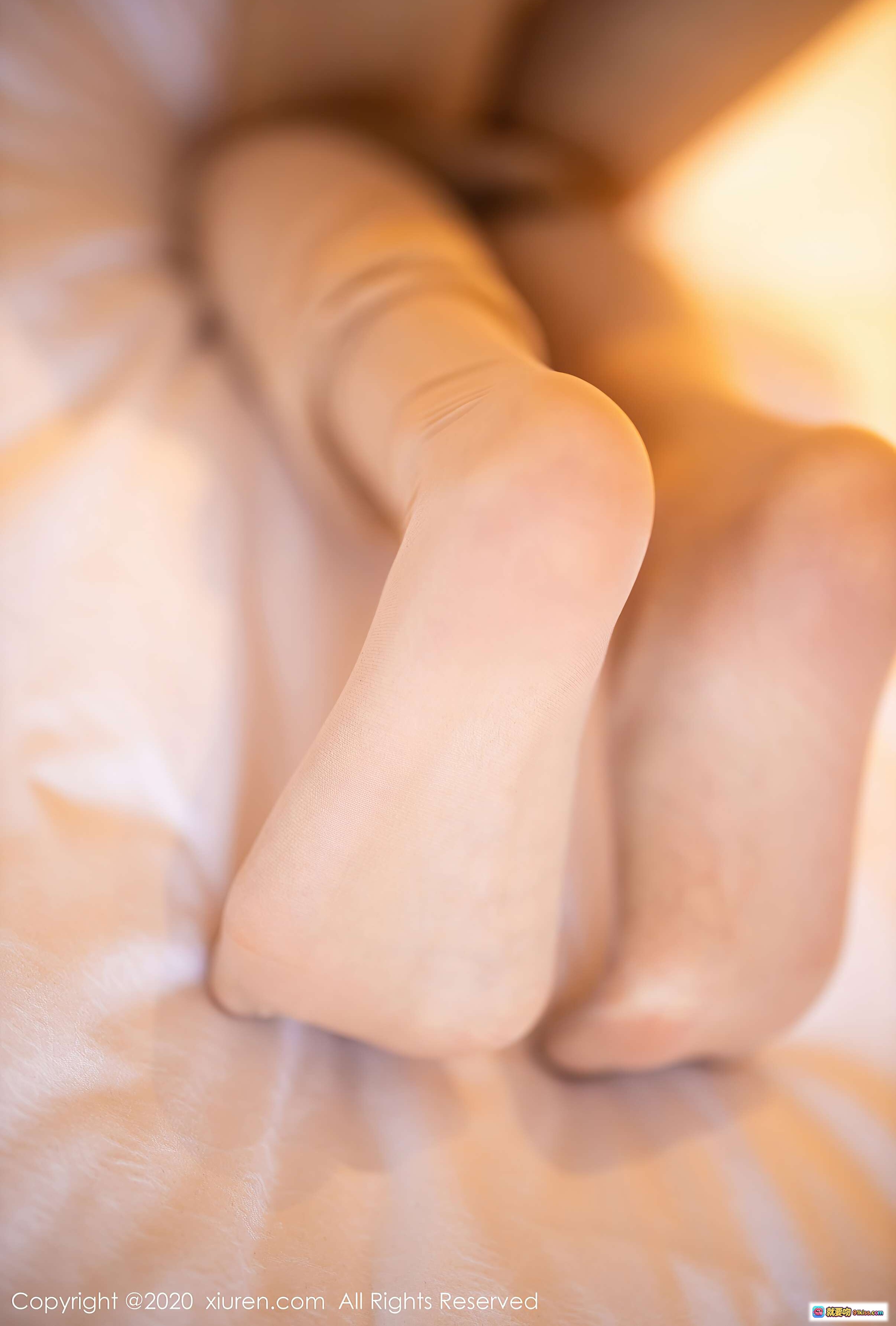 图片[2] - 杨晨晨SUGAR黑裙性感写真｜秀人网2020.11.03 VOL.2733｜优雅跪姿美腿诱惑｜高清私房摄影图集 - 就要吻