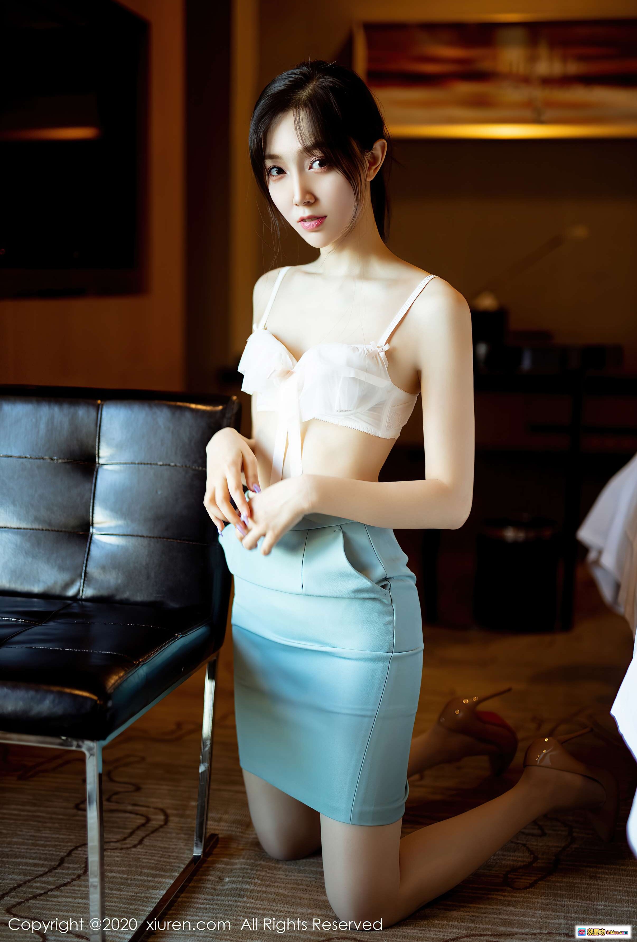 图片[8] - 九千柒柒清新职场风写真｜浅绿西装套装搭配白衬衫｜优雅知性美女私房照｜XIUREN秀人网2020.11.18 VOL.2797 - 就要吻