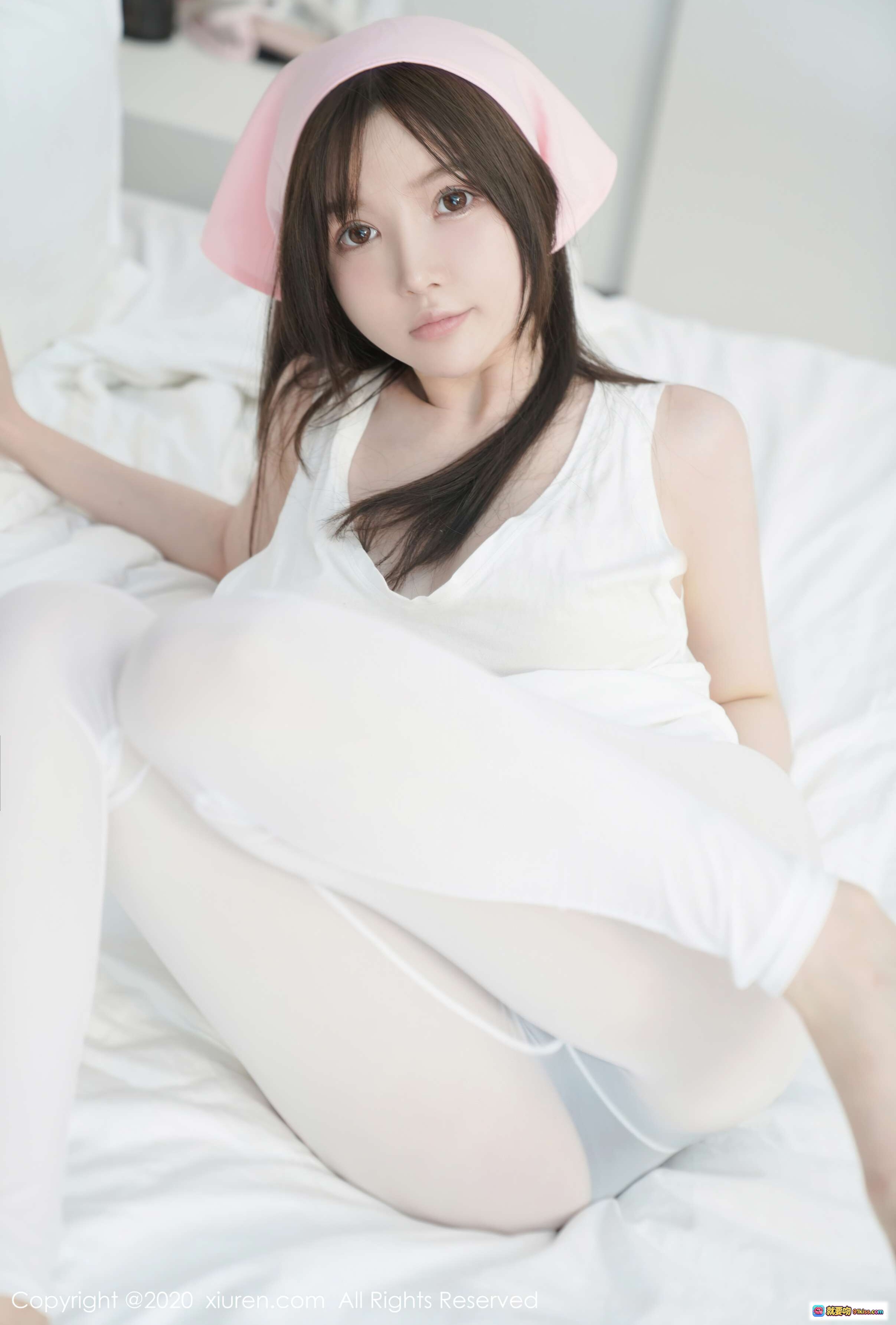 图片[4] - 糯美子Mini白色吊带裙配丝袜居家写真 – XIUREN秀人网2020.09.14 VOL.2557高清美图 - 就要吻