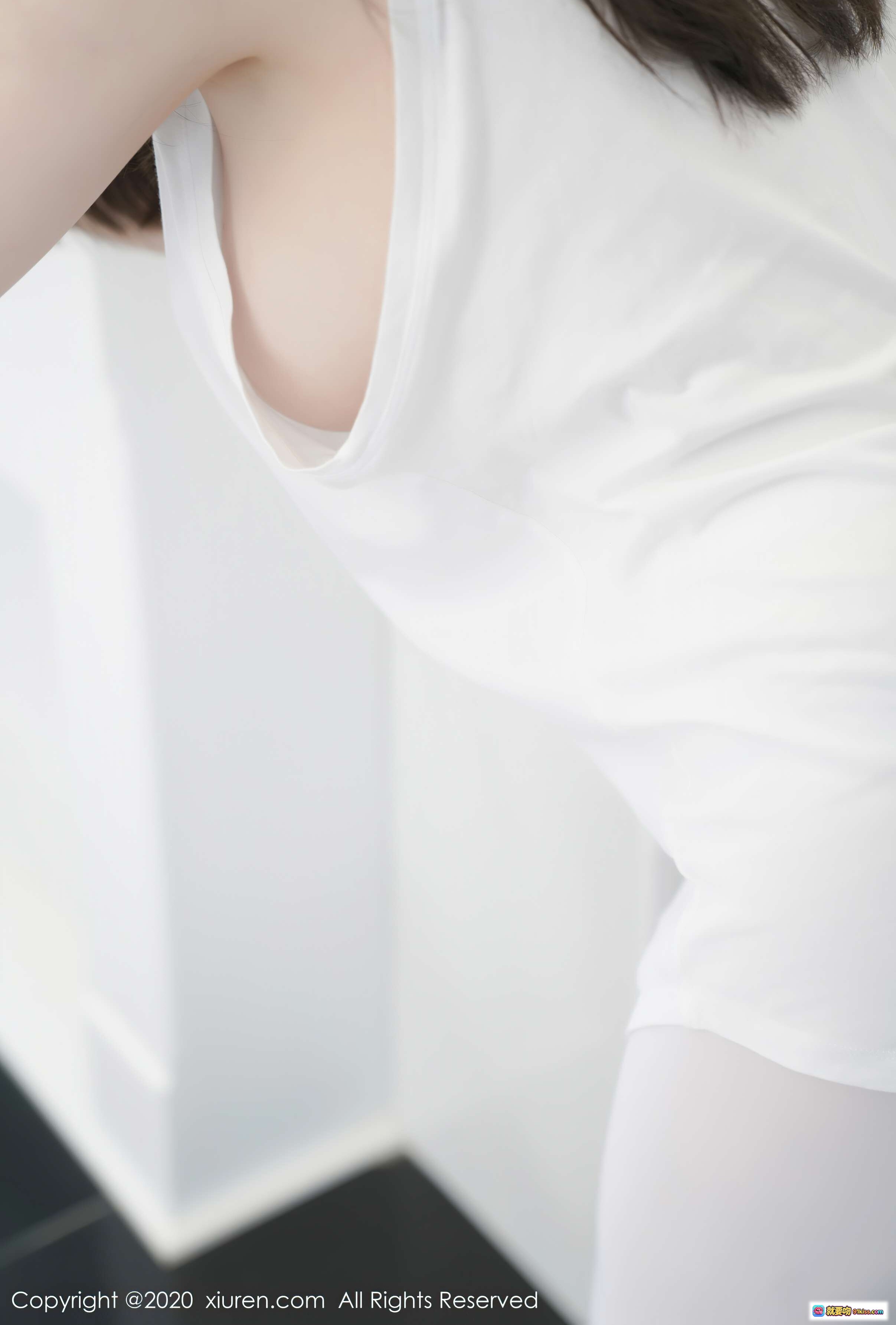 图片[9] - 糯美子Mini白色吊带裙配丝袜居家写真 – XIUREN秀人网2020.09.14 VOL.2557高清美图 - 就要吻