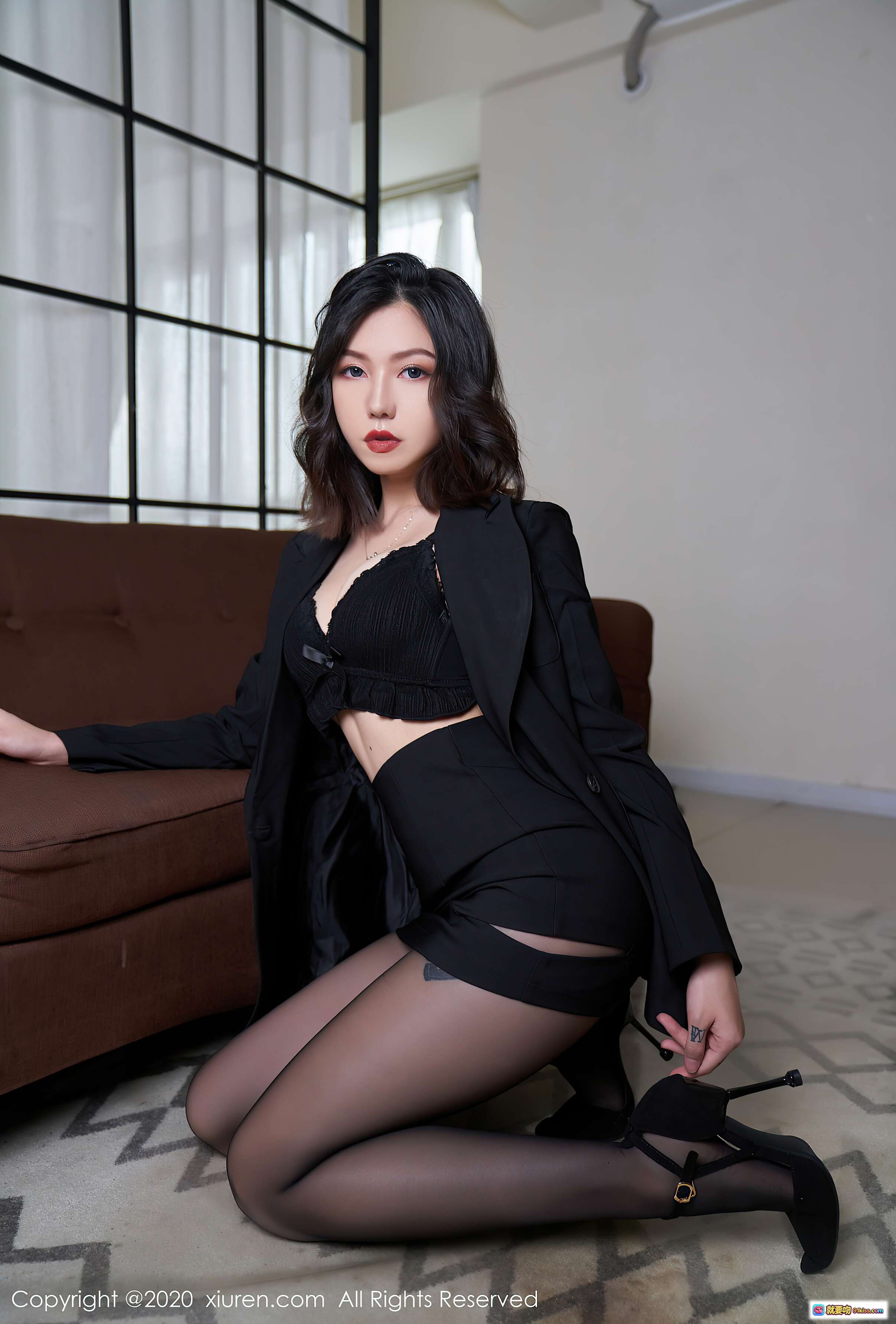 图片[10] - 黑丝高跟OL制服美女室内写真_职场女神优雅性感姿态_秀人网2020精选图集 - 就要吻