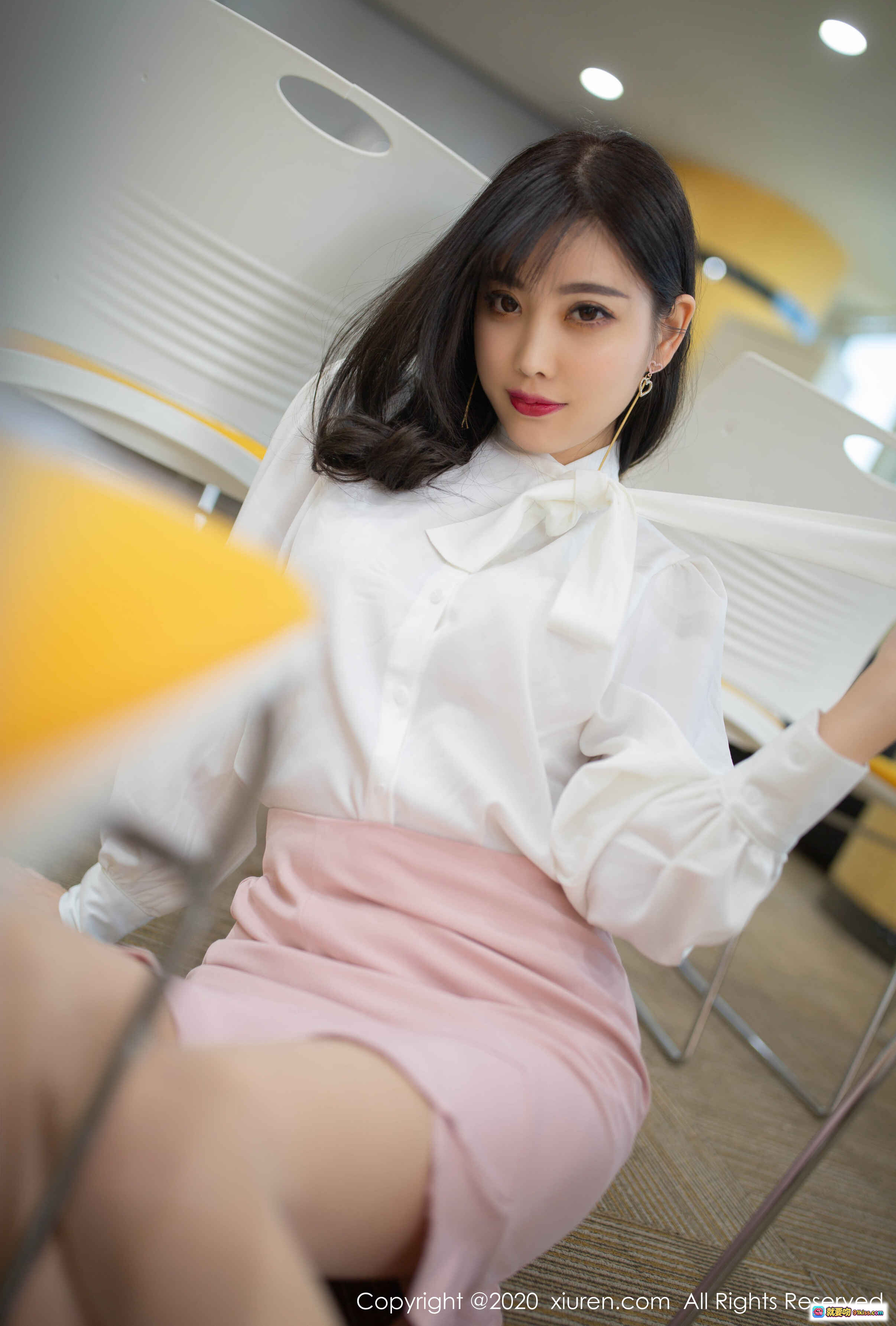 图片[9] - 杨晨晨sugar白色衬衫粉色短裙职场风写真 – XIUREN秀人网2020.01.20 No.1955高清美图 - 就要吻