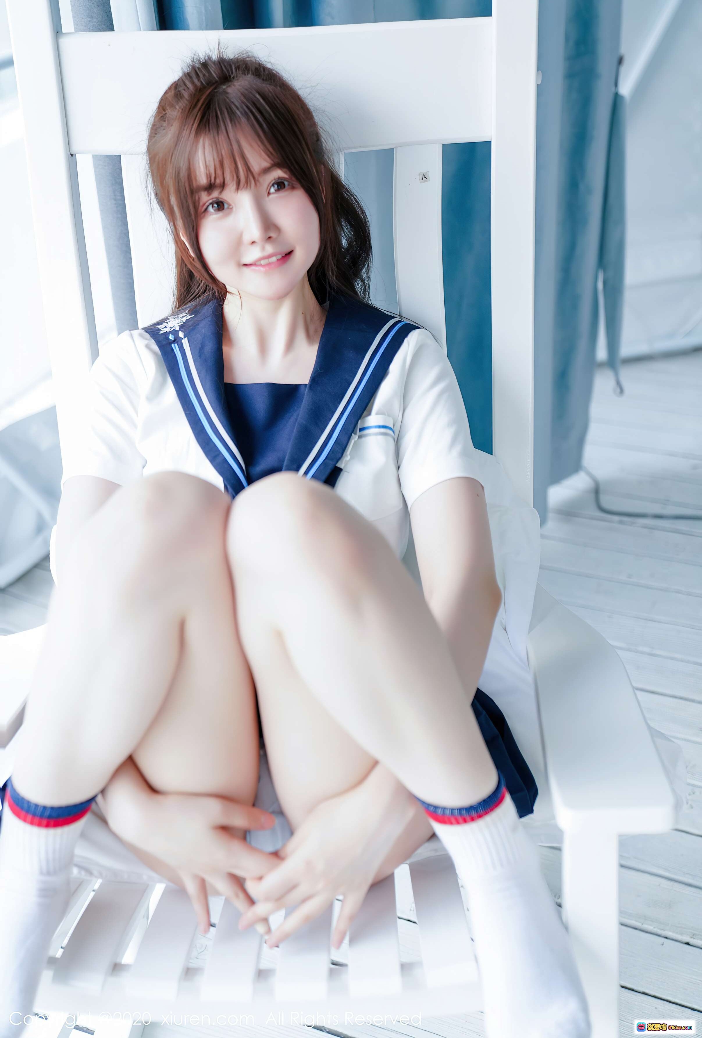 图片[6] - 糯美子MINI校服写真｜清纯少女白椅坐姿｜秀人网2020.10.09 VOL.2629｜蓝白水手服甜美风 - 就要吻