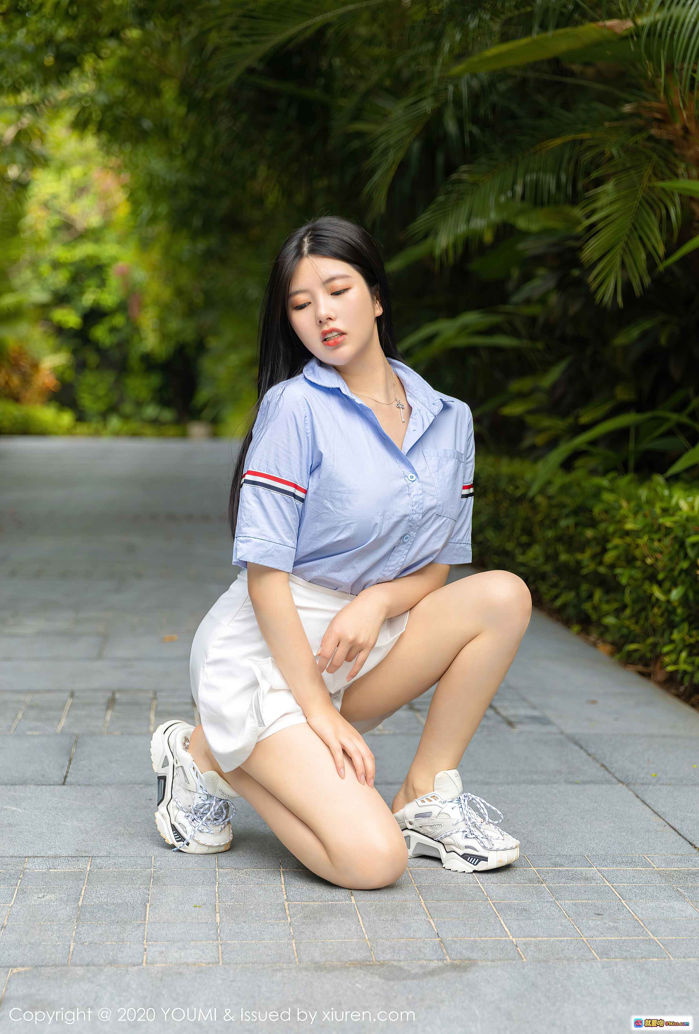 图片[2] - 娜露Selena清新校园风写真｜YOUMI尤蜜荟2020.08.24 VOL.513｜蓝衬衫白短裙少女感十足 - 就要吻