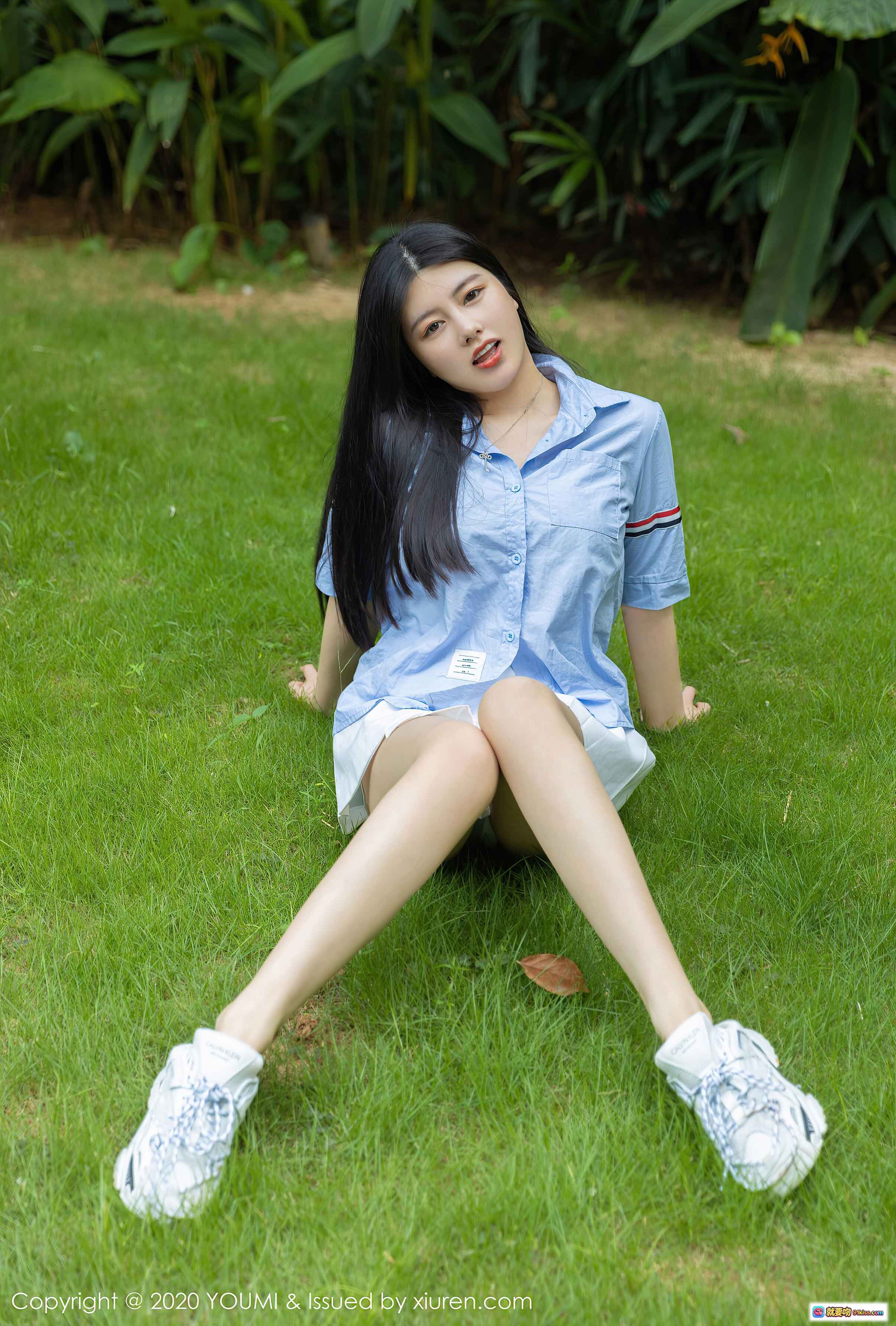 图片[8] - 娜露Selena清新校园风写真｜YOUMI尤蜜荟2020.08.24 VOL.513｜蓝衬衫白短裙少女感十足 - 就要吻