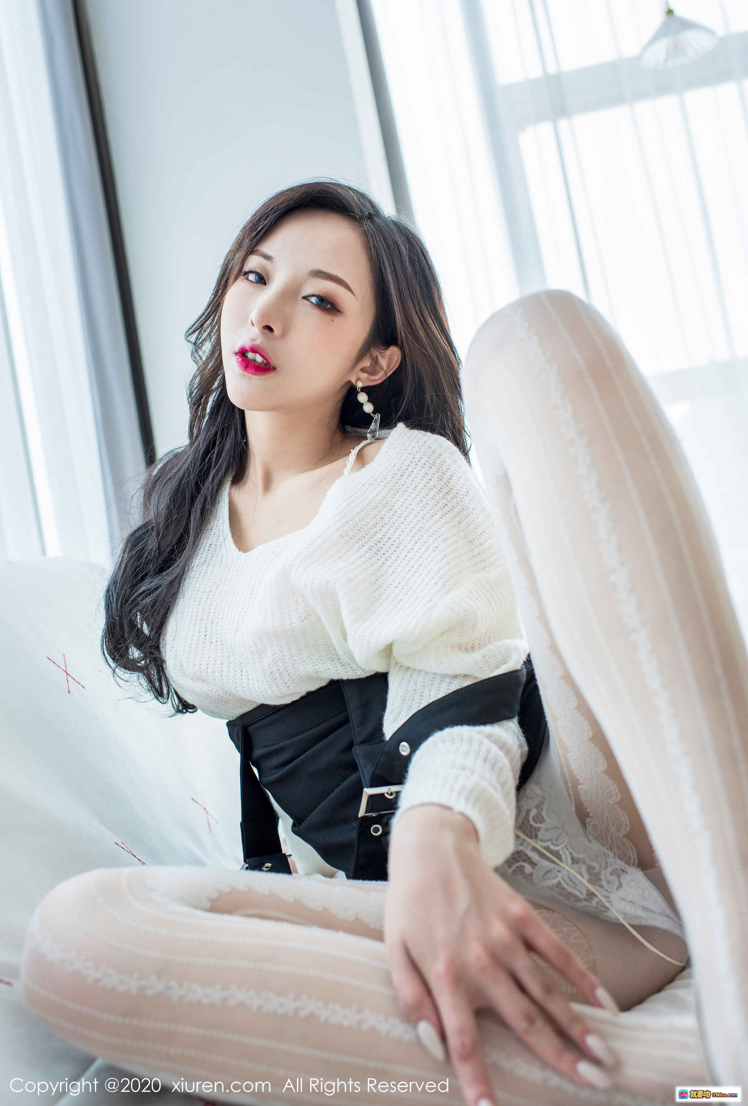 陈小喵白色针织衫黑腰封蕾丝袜写真 - XIUREN秀人网2020.04.10 No.2143高清美图 - 就要吻