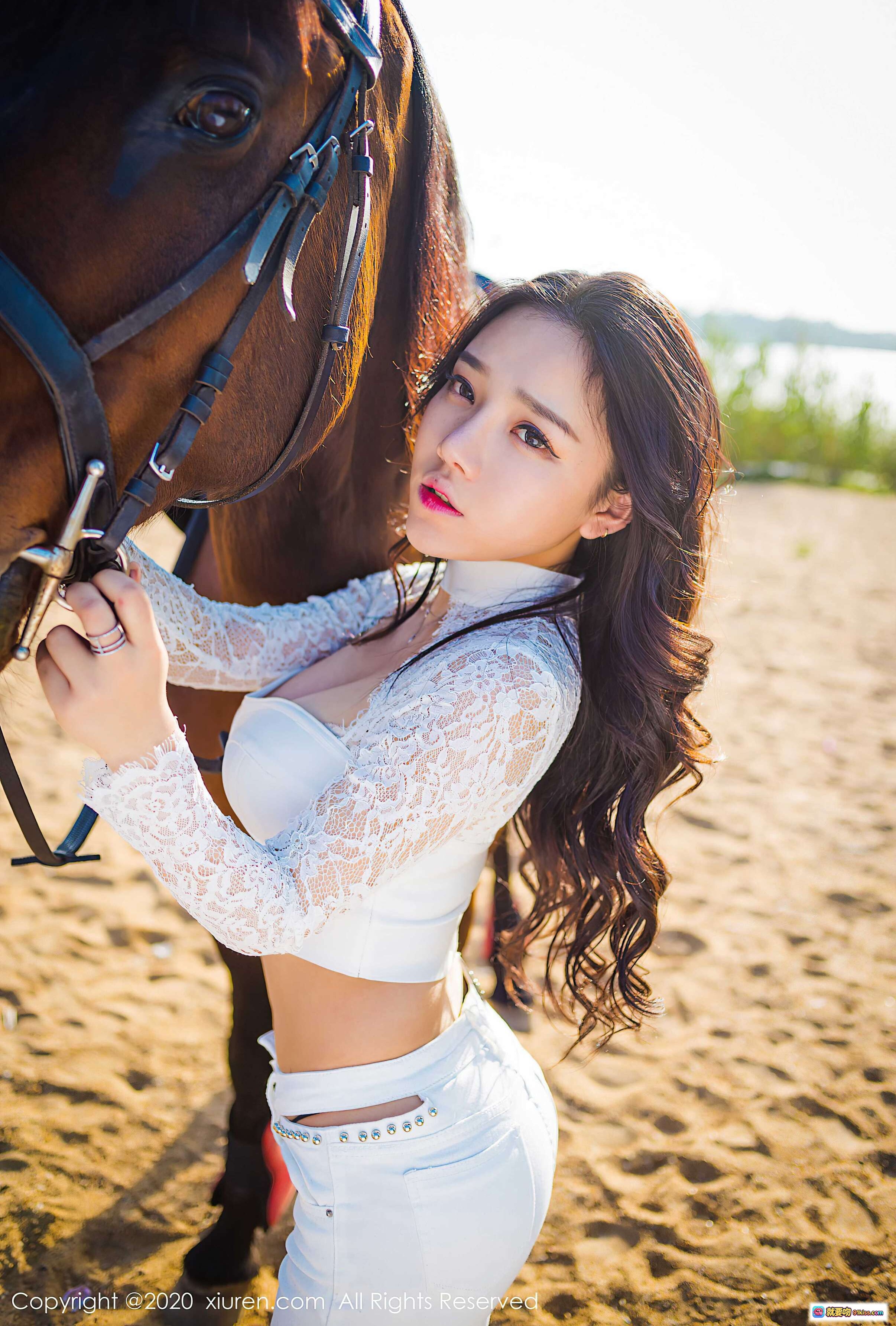 图片[9] - 夏雪爱校园风写真 | 白衬衫格子裙少女 | 户外木廊自然光拍摄 | 秀人网2020.07.29 No.2380 - 就要吻