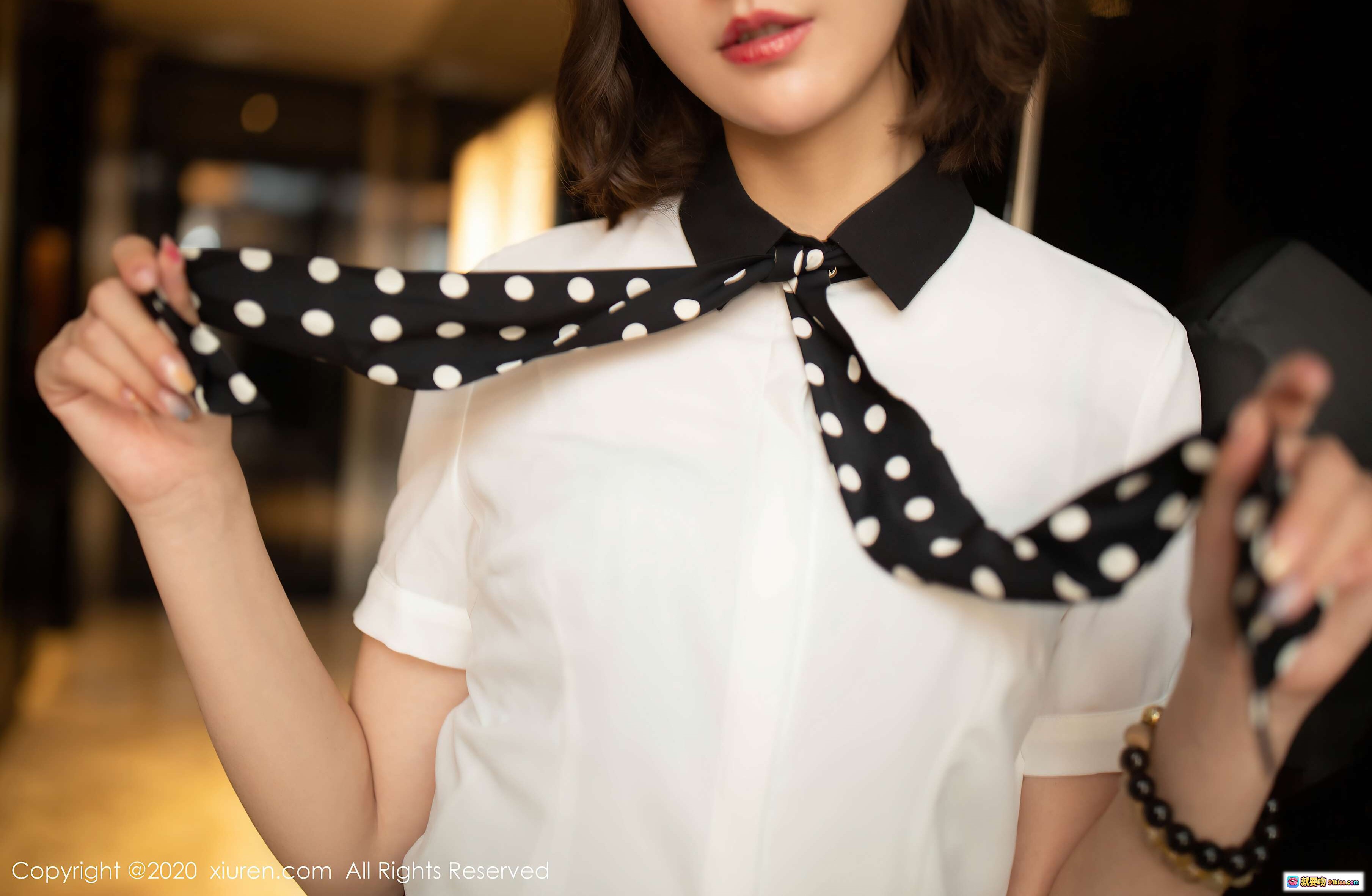 图片[10] - 艺轩黑丝美腿高跟性感写真 – 白衬衫黑内衣床上诱惑姿势 – XIUREN秀人网2020.08.10 No.2422 - 就要吻