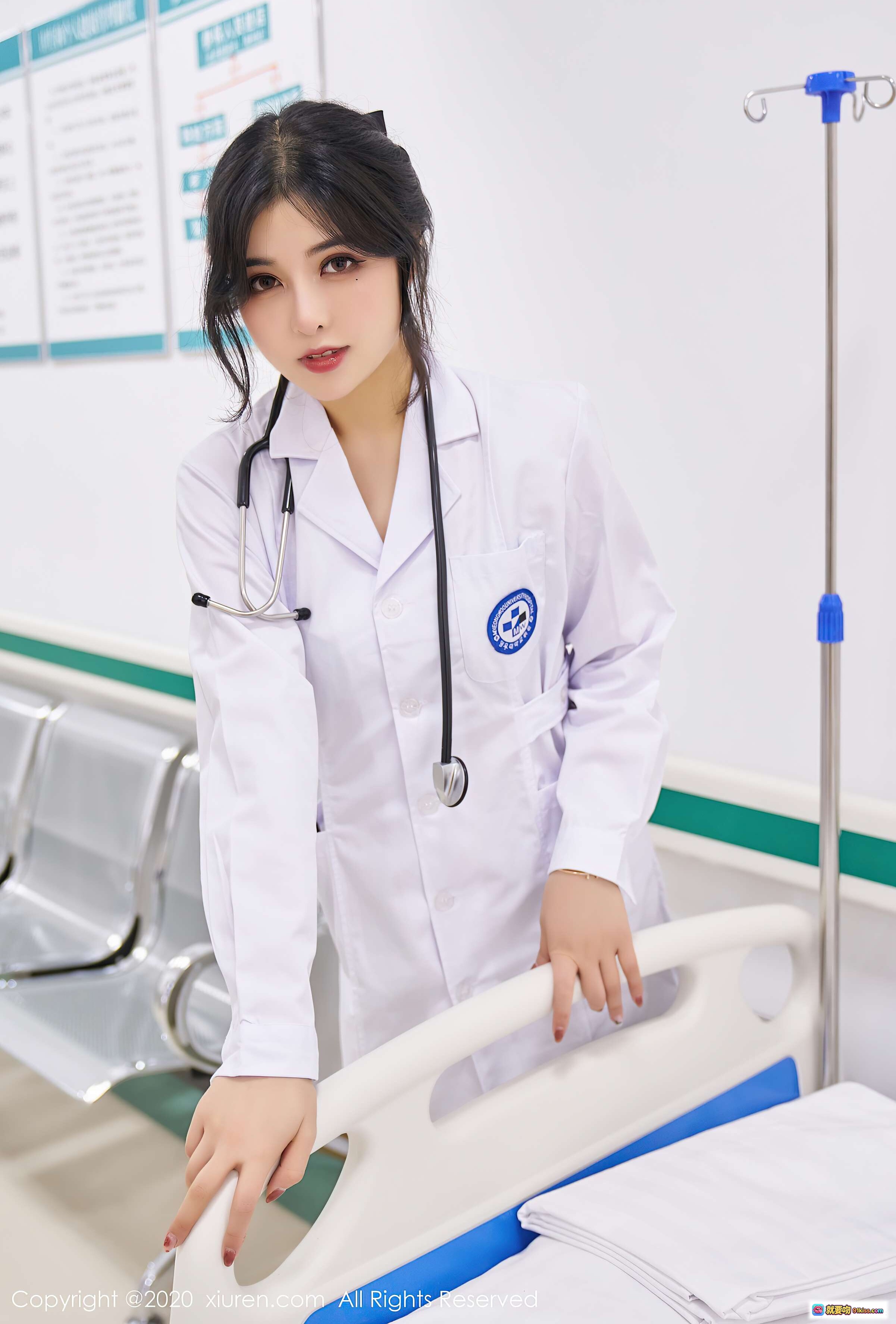 韩静安医生写真 | 白大褂护士造型 | 医院场景拍摄 | 秀人网2020高清图集 - 就要吻