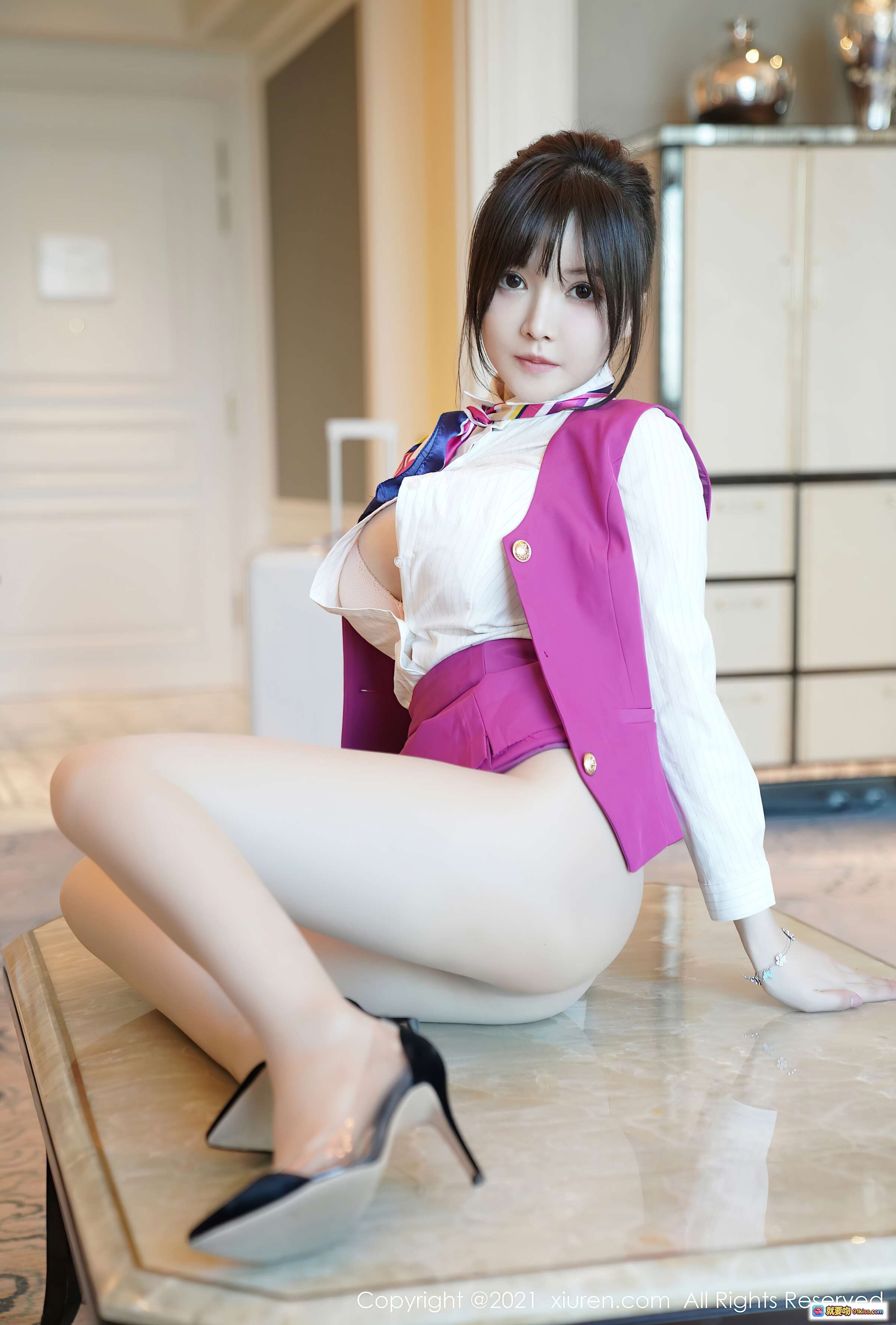 图片[10] - 糯美子MINIbabe性感空姐制服写真｜粉色西装白衬衫黑丝美腿高跟鞋｜秀人网2021.02.18 VOL.3103 - 就要吻