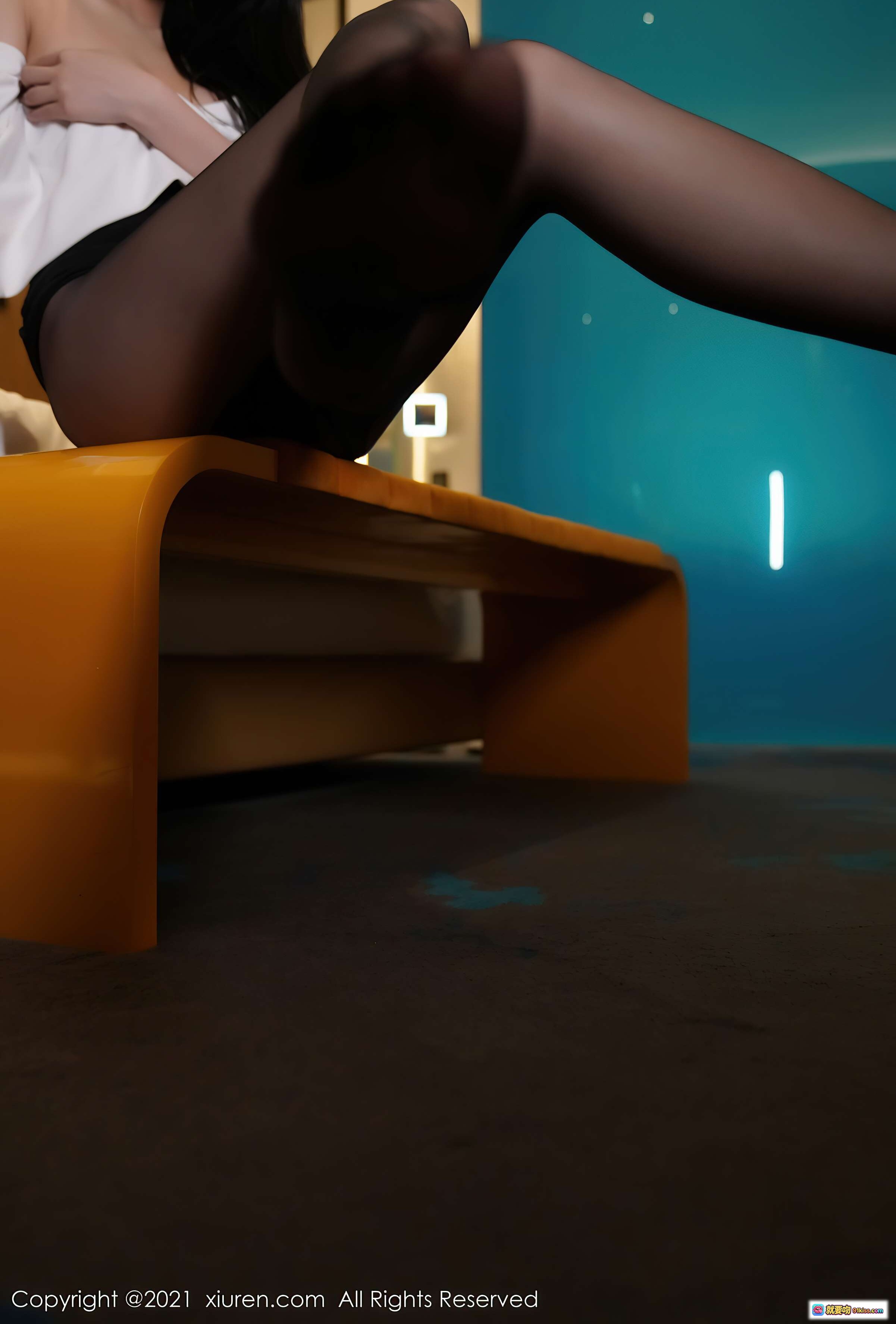 图片[7] - 葛征184cm高挑女神白衬衫黑短裙优雅调酒 精致妆容长发飘逸酒店场景氛围感十足 - 就要吻