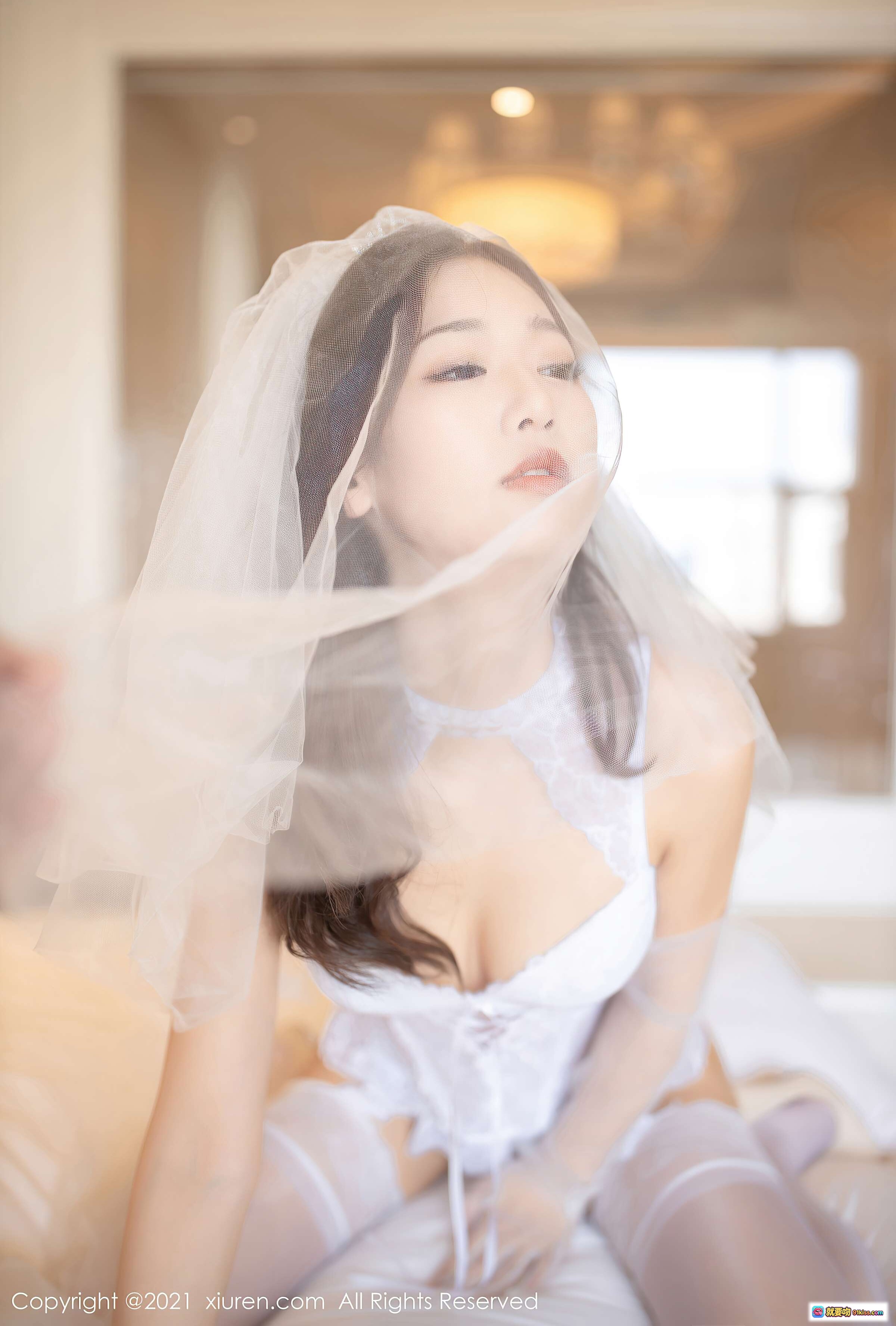 图片[10] - 唐安琪白色婚纱内衣写真｜性感蕾丝美腿丝袜｜酒店床拍私房照｜秀人网2021精选图集 - 就要吻