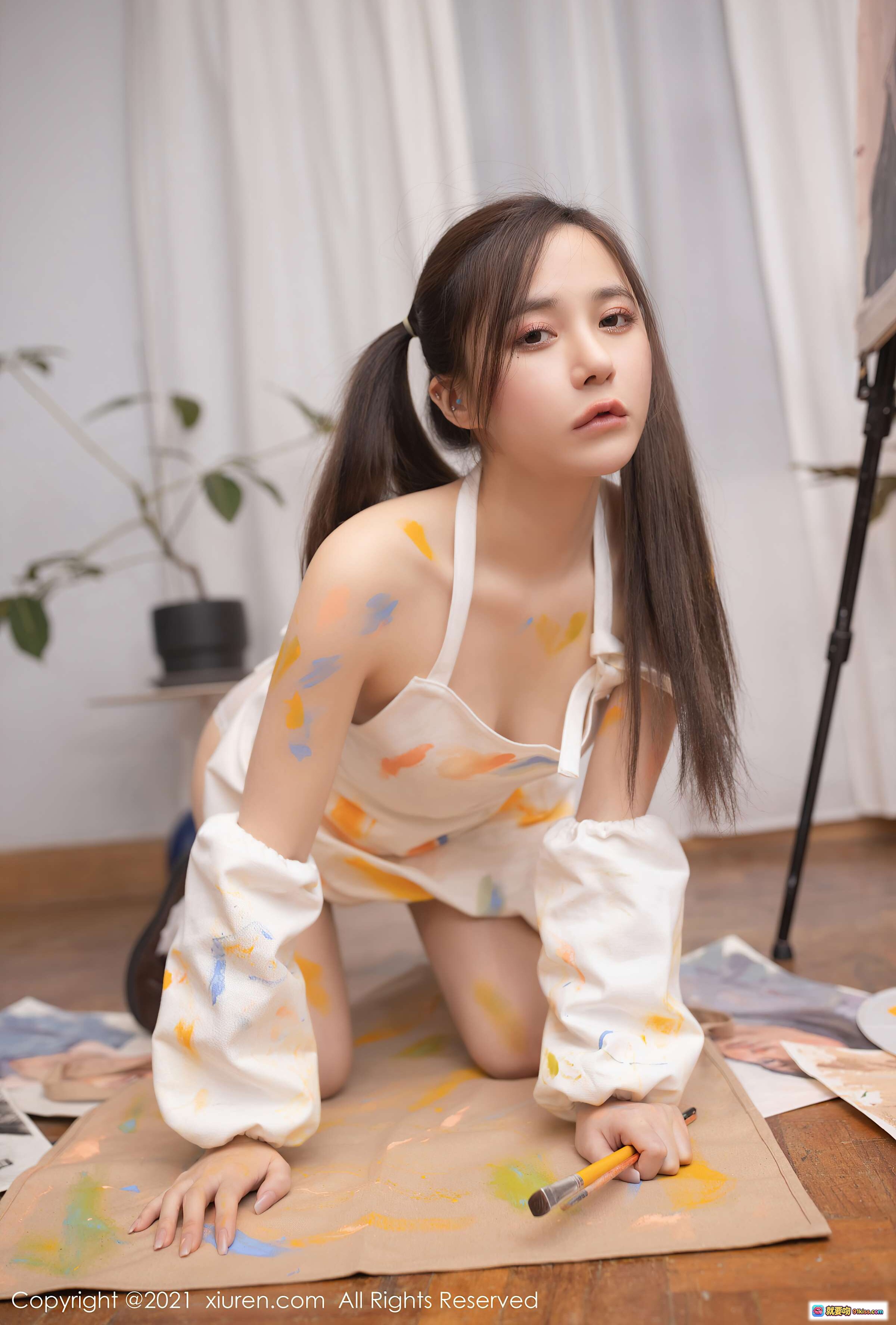 图片[10] - 鱼子酱Fish艺术写真｜白色涂鸦连衣裙+蕾丝袜+画家造型｜秀人网2021.01.26 VOL.3048 - 就要吻