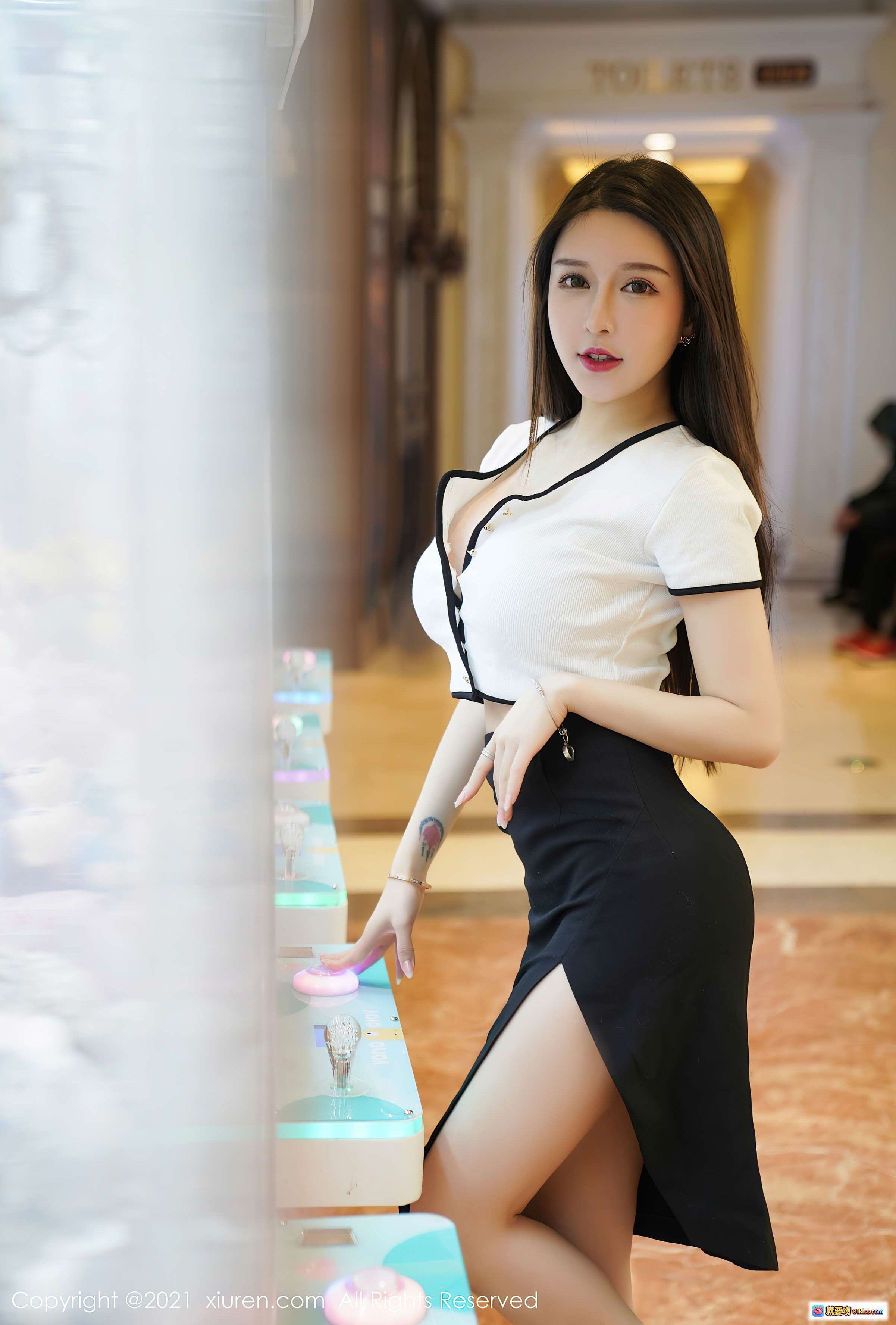 图片[9] - 玉兔Miki优雅职场风写真｜白色短袖上衣+高开叉黑裙｜秀人网2021年1月20日VOL.3023高清美图 - 就要吻