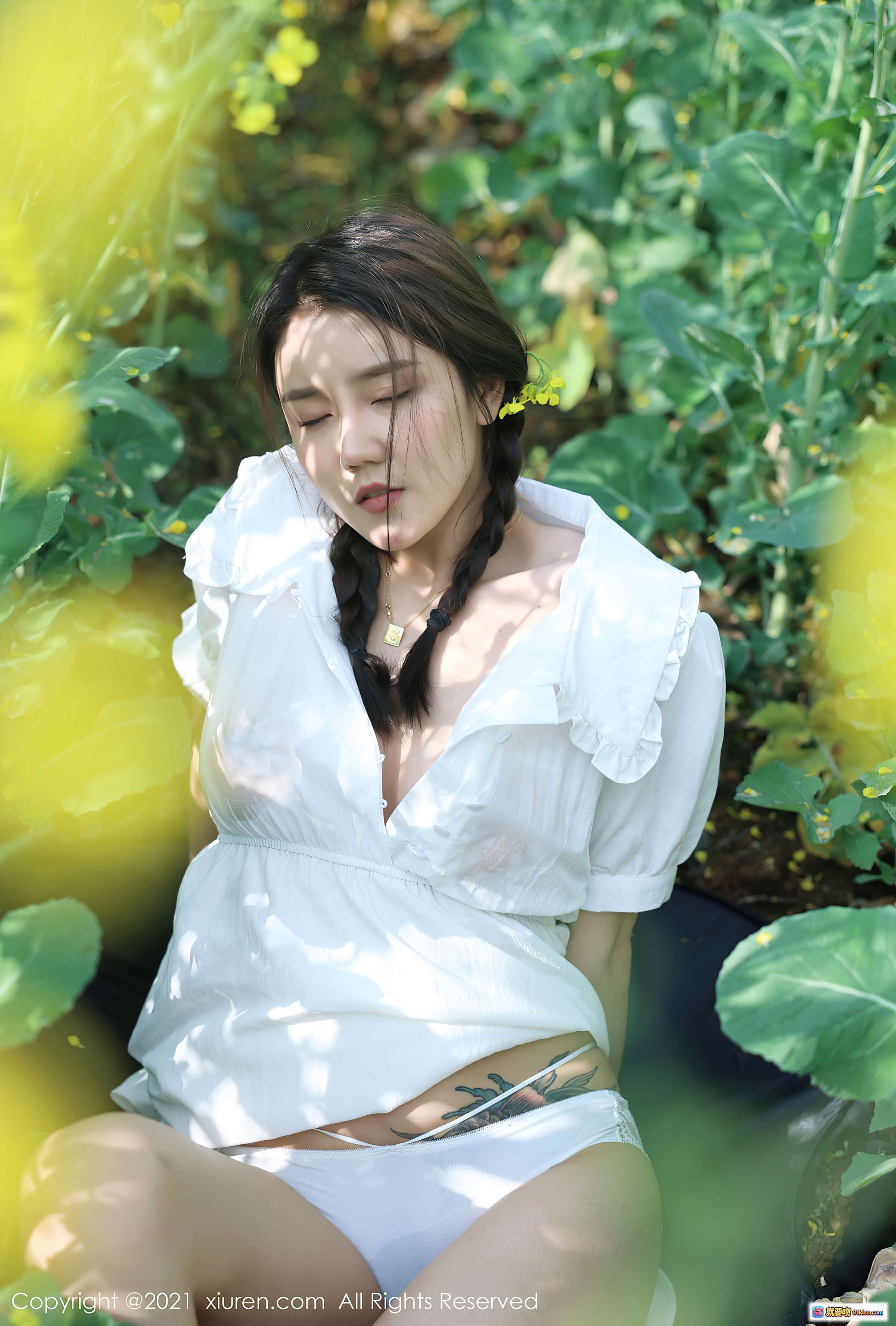 图片[9] - 夏西CiCi油菜花田写真｜白色衬衫性感露脐造型｜清新自然外拍美女图集 - 就要吻