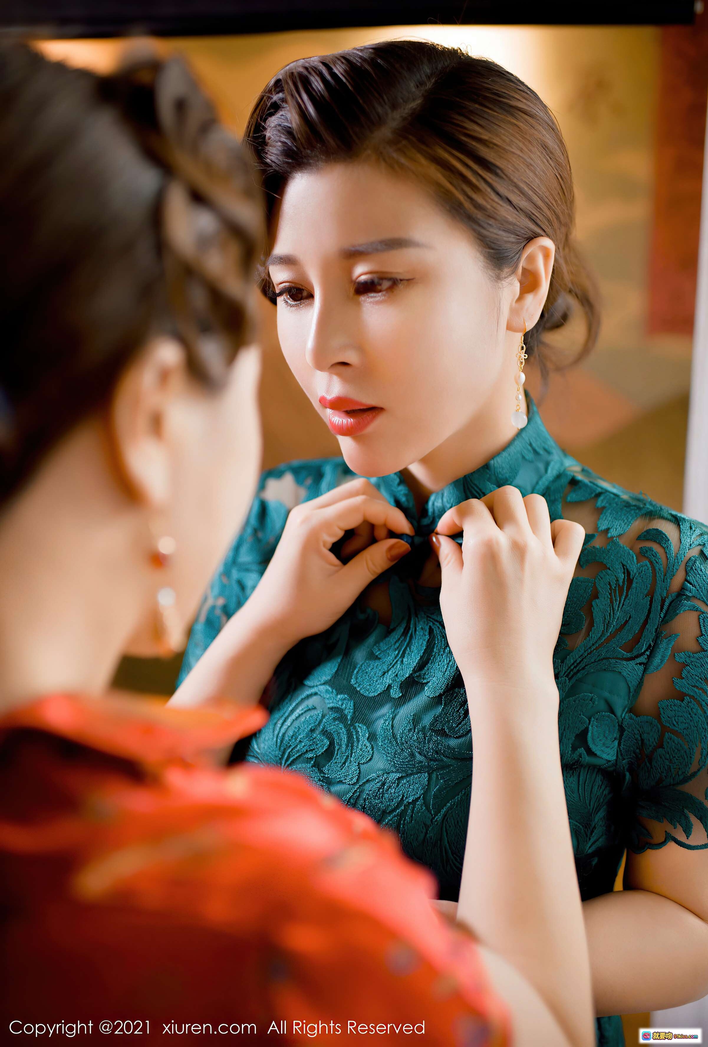 图片[4] - XIUREN秀人网2021.01.14 VOL.3003 模特合集 美女私房写真 优雅卷发 红唇耳坠 绿裙性感 裸背柔美 45+1P高清图集 - 就要吻