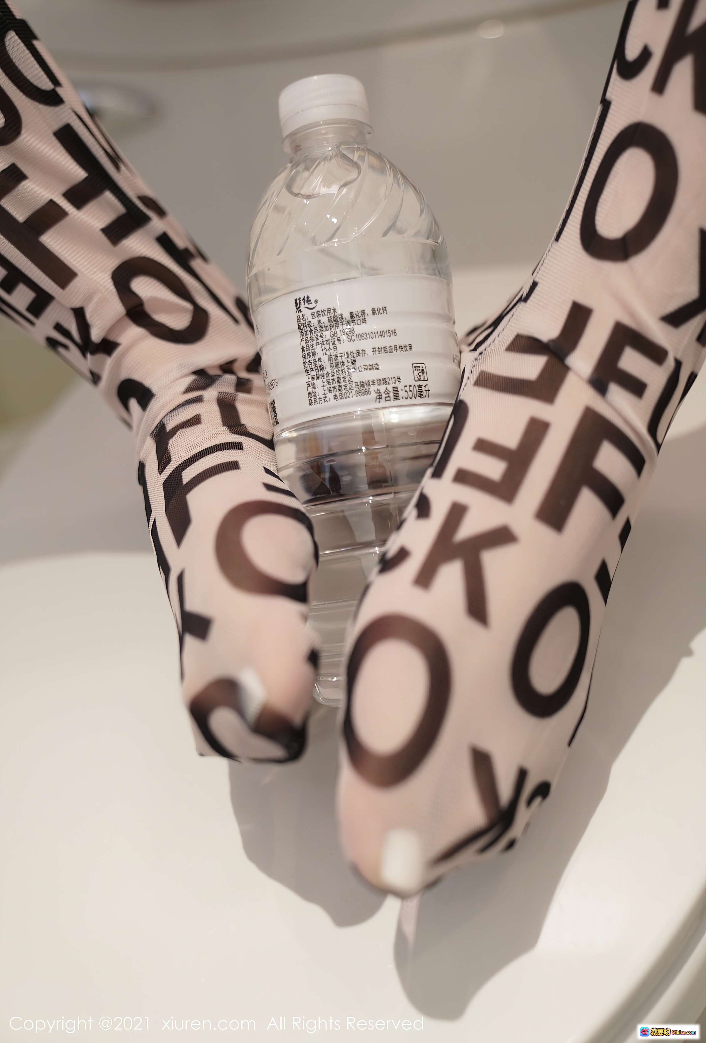 图片[6] - 凯竹廿十浴室写真｜XIUREN秀人网2021.03.22 VOL.3225｜字母印花睡衣｜浴缸拍摄｜高清私房美图 - 就要吻