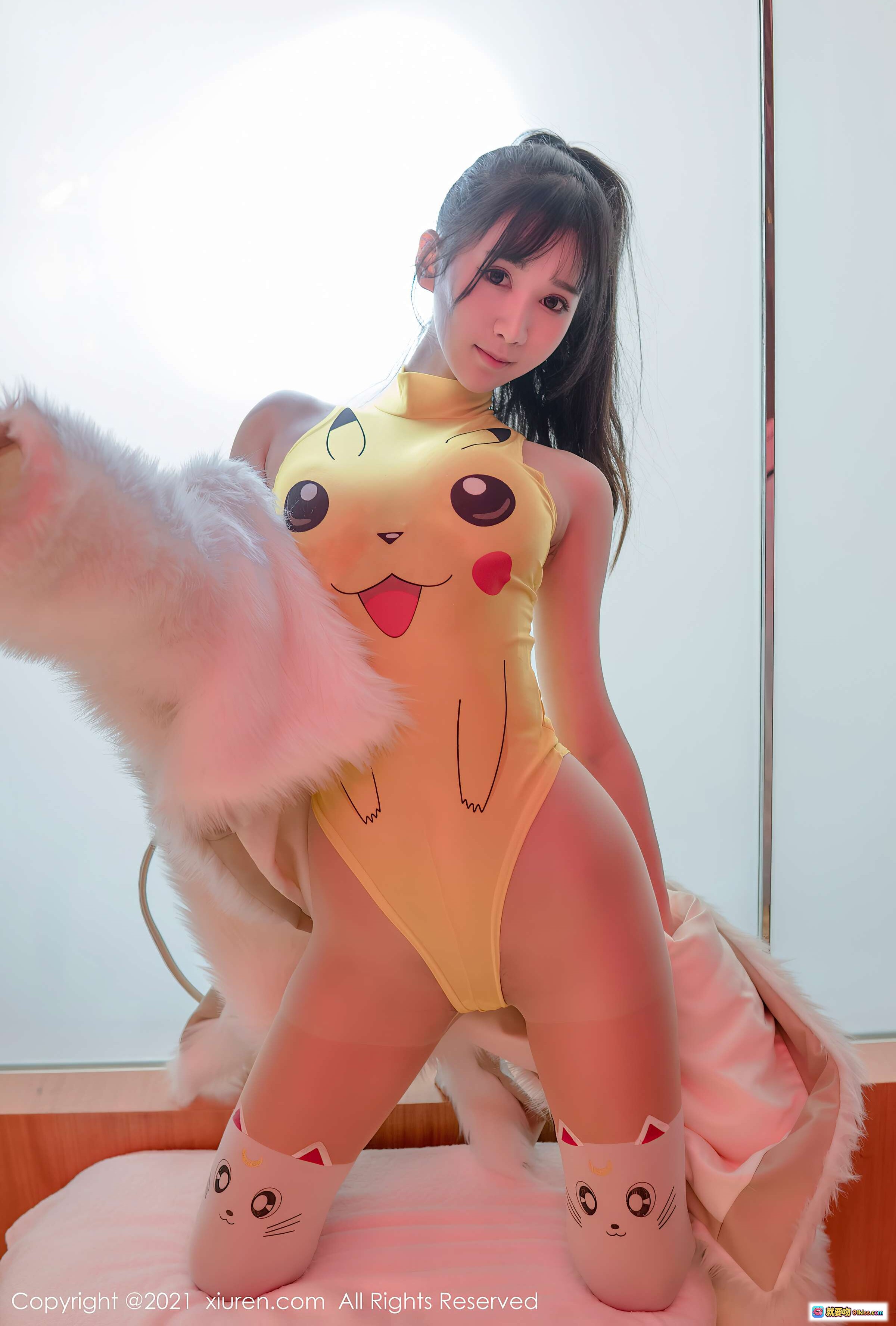 图片[1] - 小果冻儿皮卡丘连体衣性感写真｜床上私房美拍｜XIUREN秀人网2021.01.11 VOL.2988 - 就要吻