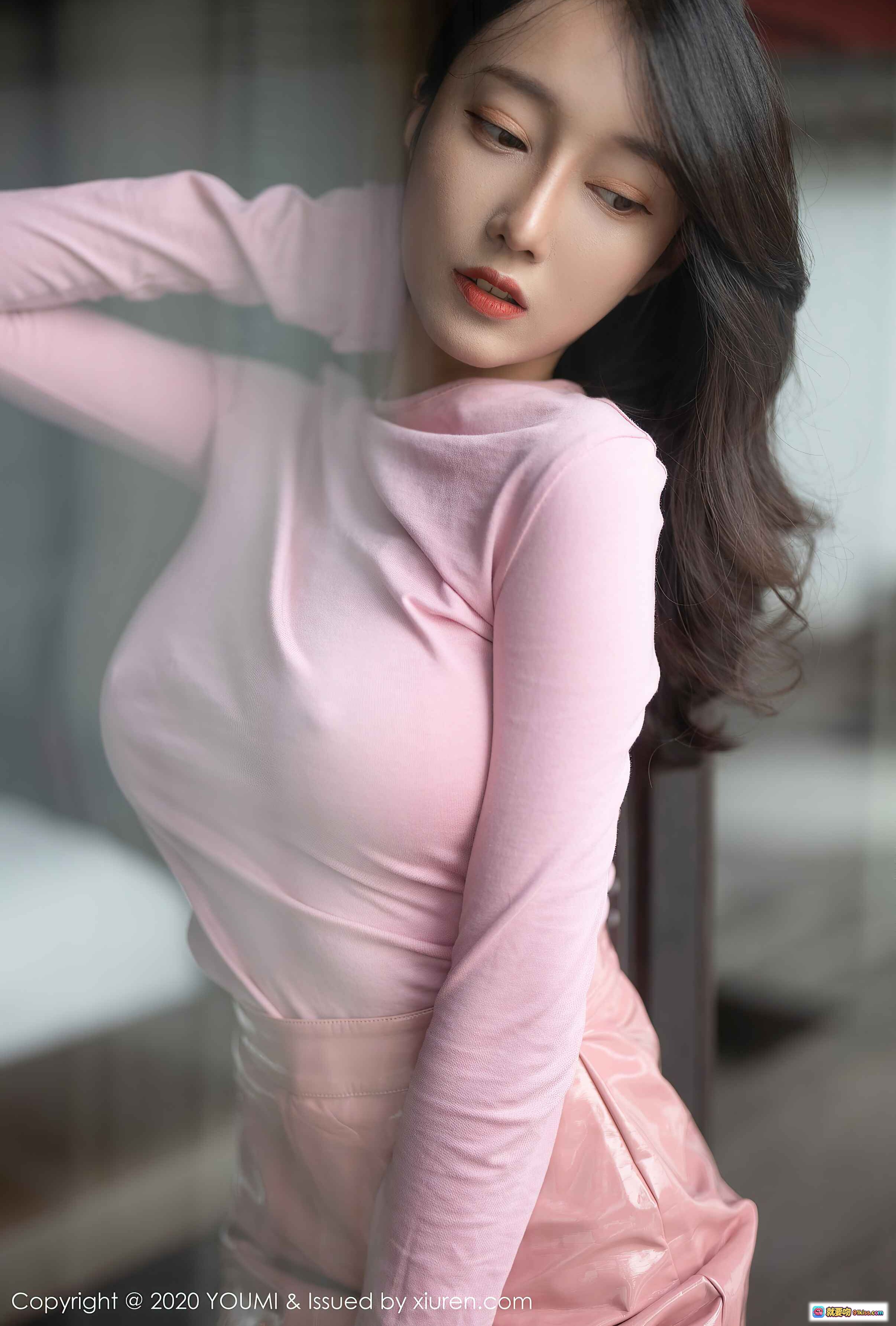 图片[3] - YOUMI尤蜜荟2020.12.04 VOL.567 玥儿玥er粉色紧身连衣裙高跟美腿室内写真私房摄影集 - 就要吻