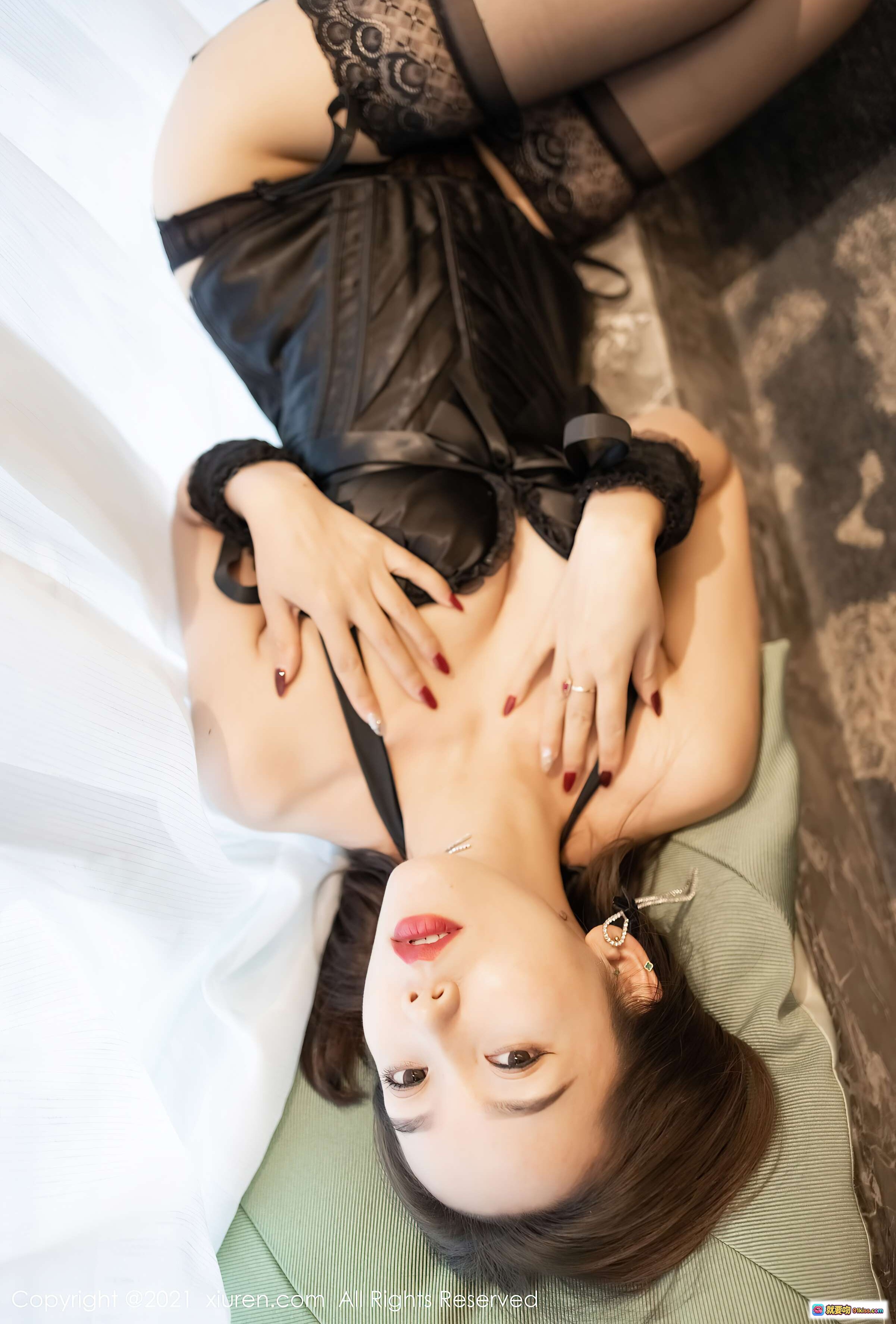 图片[2] - 艾静香黑丝美臀性感写真｜XIUREN秀人网2021.02.22 VOL.3118｜蕾丝吊带袜高跟鞋诱惑造型 - 就要吻