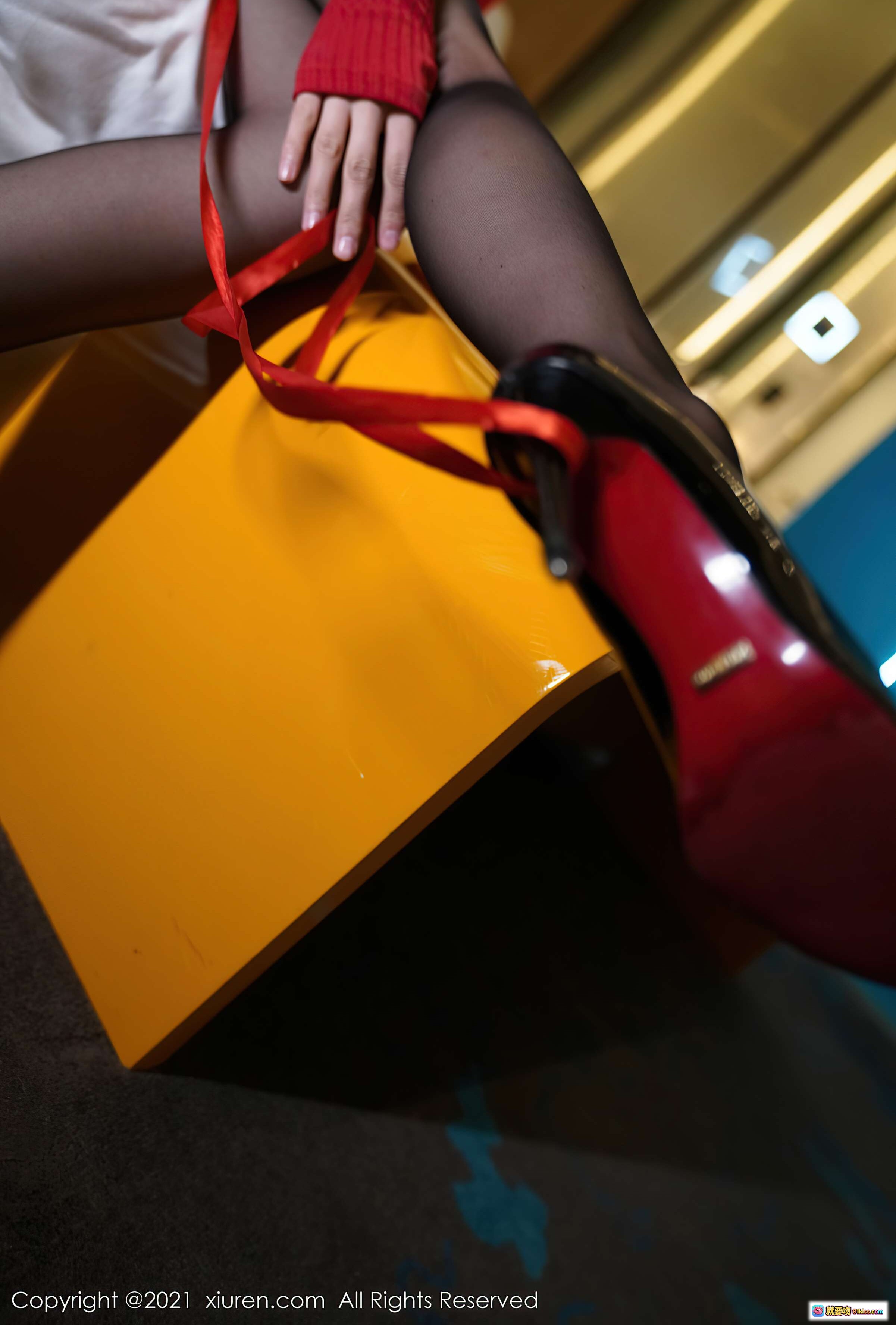 图片[2] - 葛征184cm高挑身材红色紧身裙黑丝美腿写真｜XIUREN秀人网2021.02.20 VOL.3113 - 就要吻