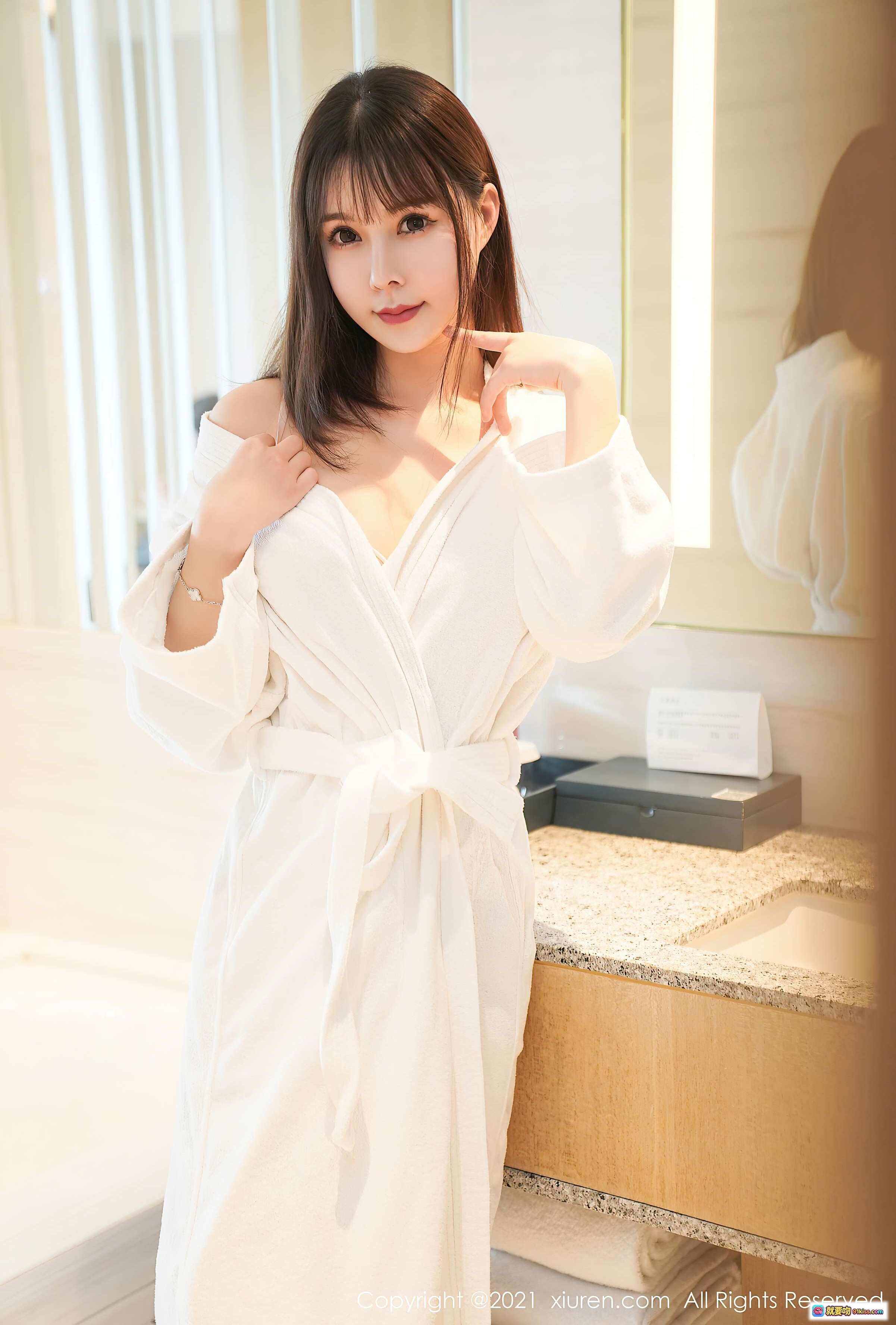 图片[9] - 晓鱼酱白色浴袍蕾丝内衣写真 | 秀人网2021.03.29 VOL.3250高清私房美图 - 就要吻