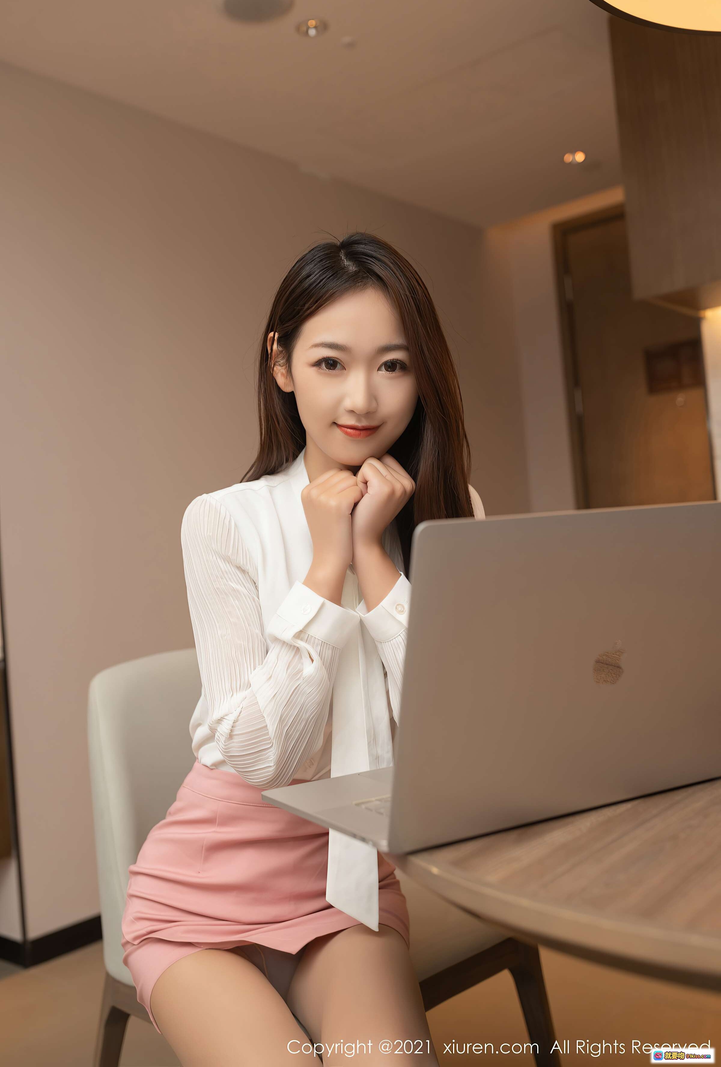 图片[10] - 唐安琪白色衬衫粉色短裙优雅坐姿室内写真 – XIUREN秀人网2021.03.09 VOL.3183高清美图 - 就要吻