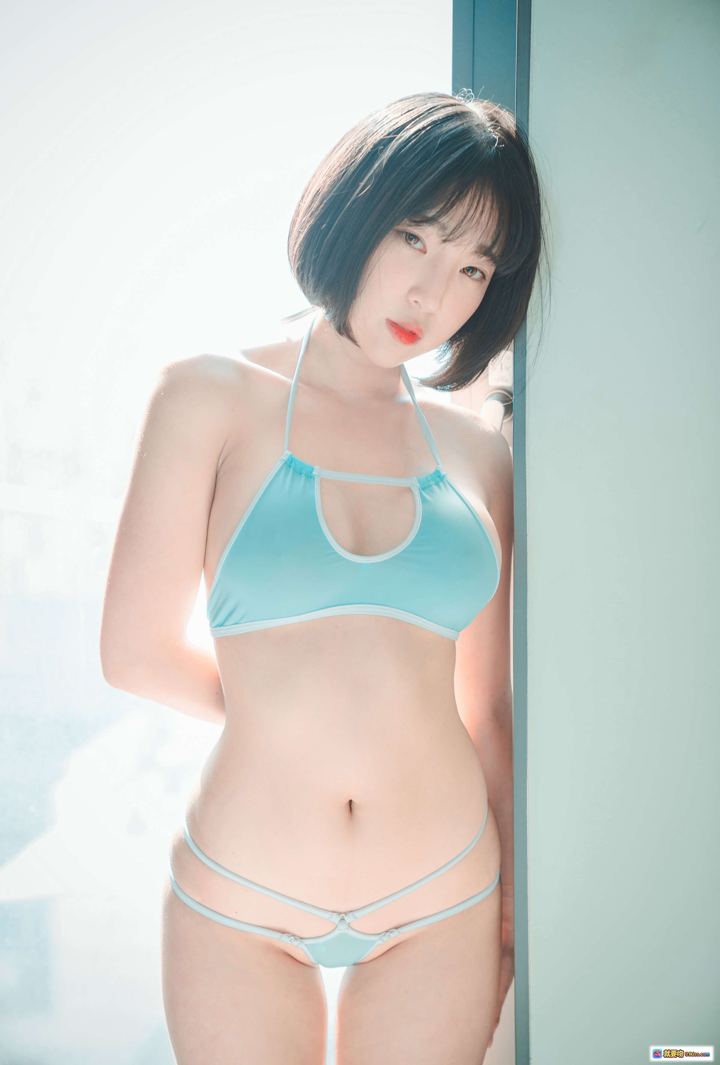 图片[2] - 姜仁卿 NO.049 [DJAWA] 泳池边清纯少女写真｜水手服比基尼+白丝美腿｜阳光泳池氛围感大片 - 就要吻