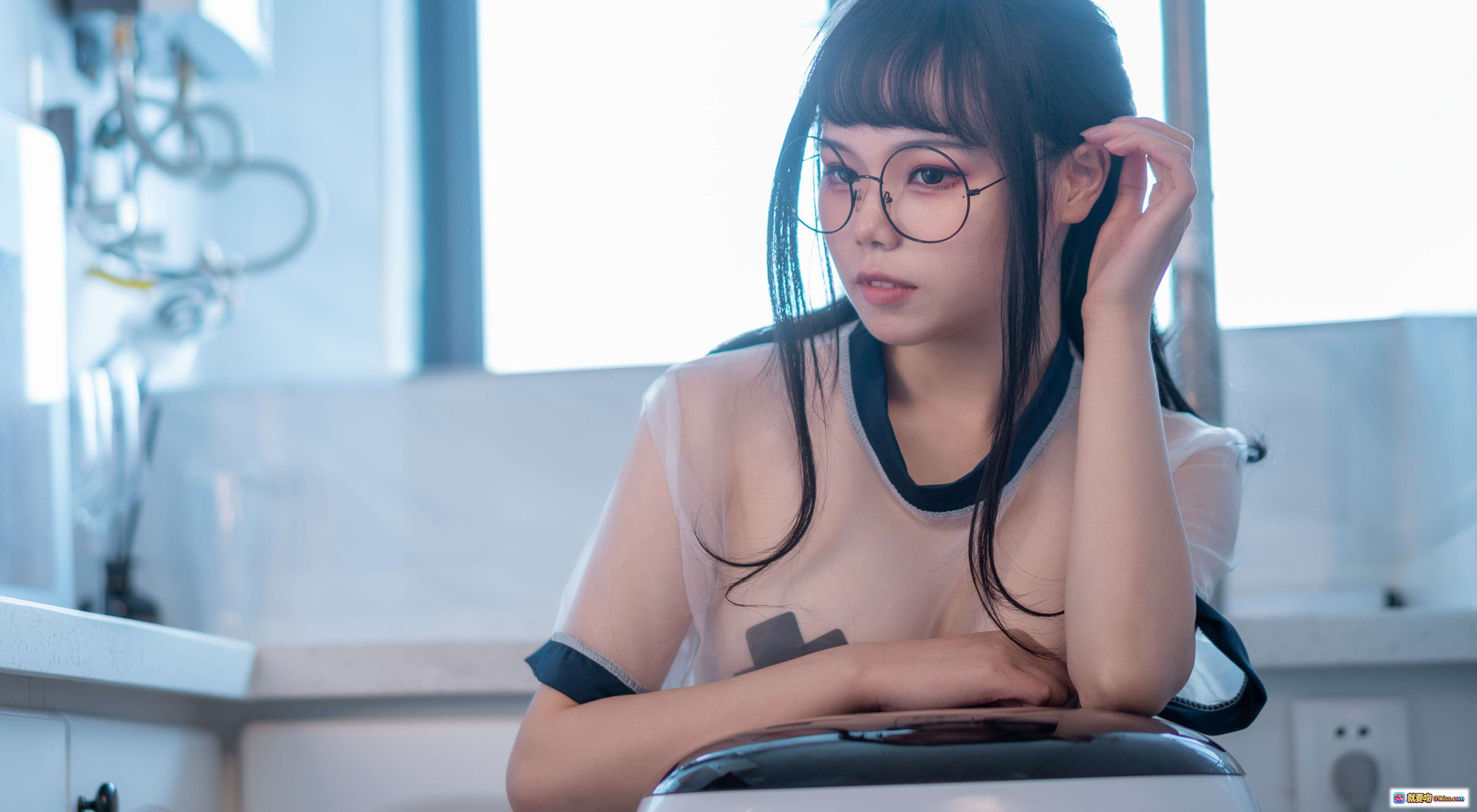 图片[4] - 七月喵子NO.009眼镜娘喝酸奶透明衬衫写真35P-221MB - 就要吻