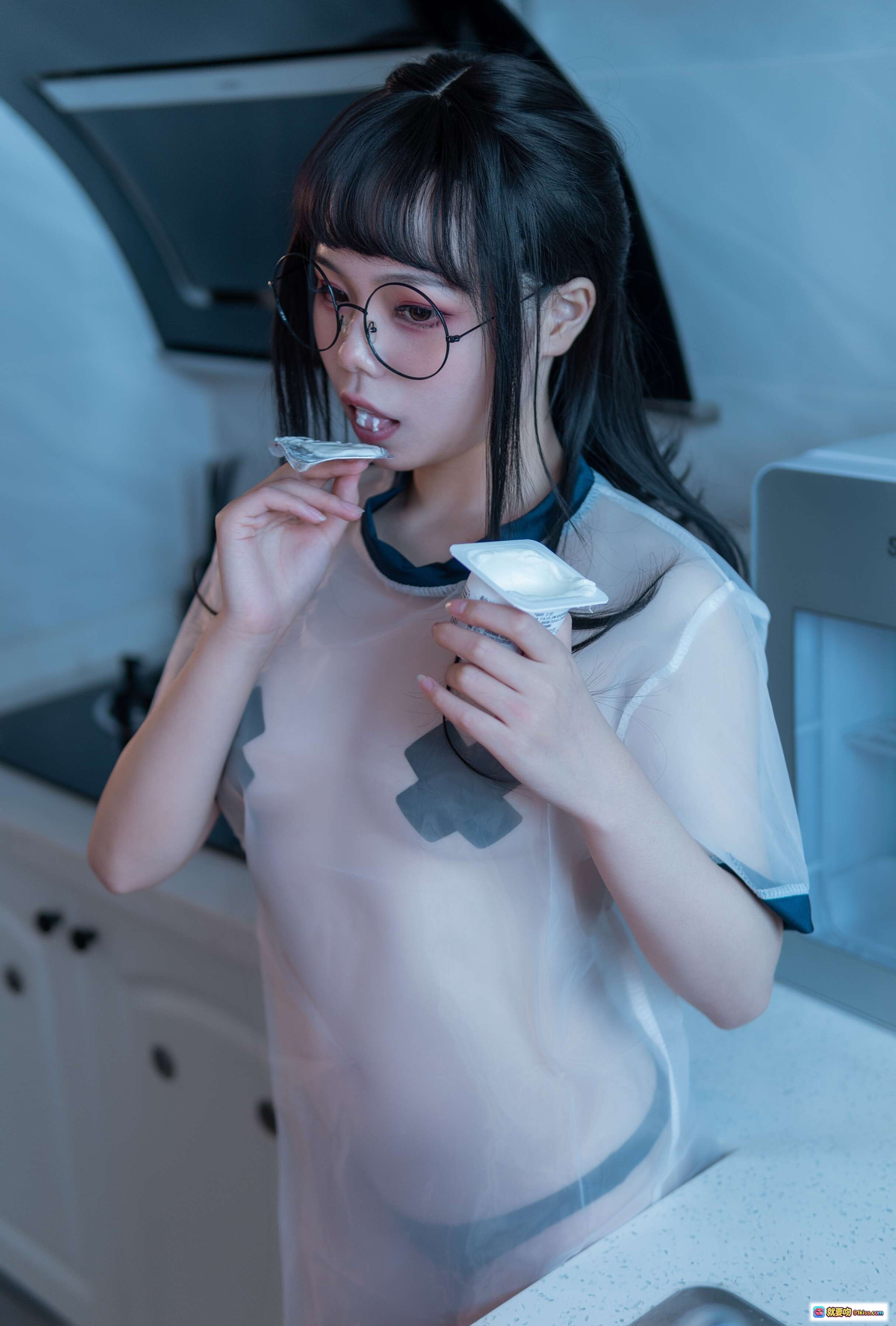 图片[9] - 七月喵子NO.009眼镜娘喝酸奶透明衬衫写真35P-221MB - 就要吻