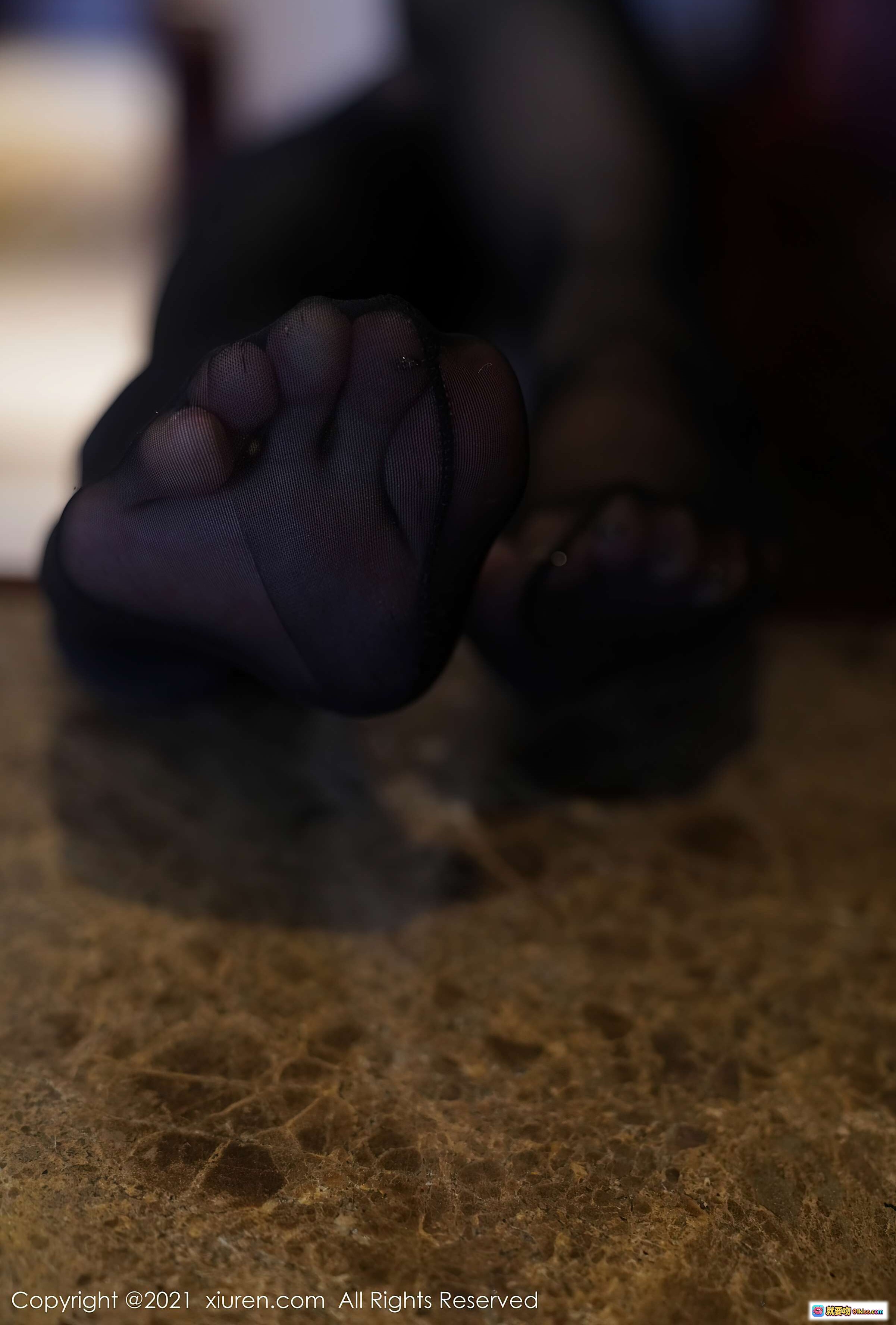 图片[6] - 果儿Victoria性感写真｜黑丝美腿纹身诱惑｜高挑身材长发红唇｜秀人网2021经典私房图集 - 就要吻