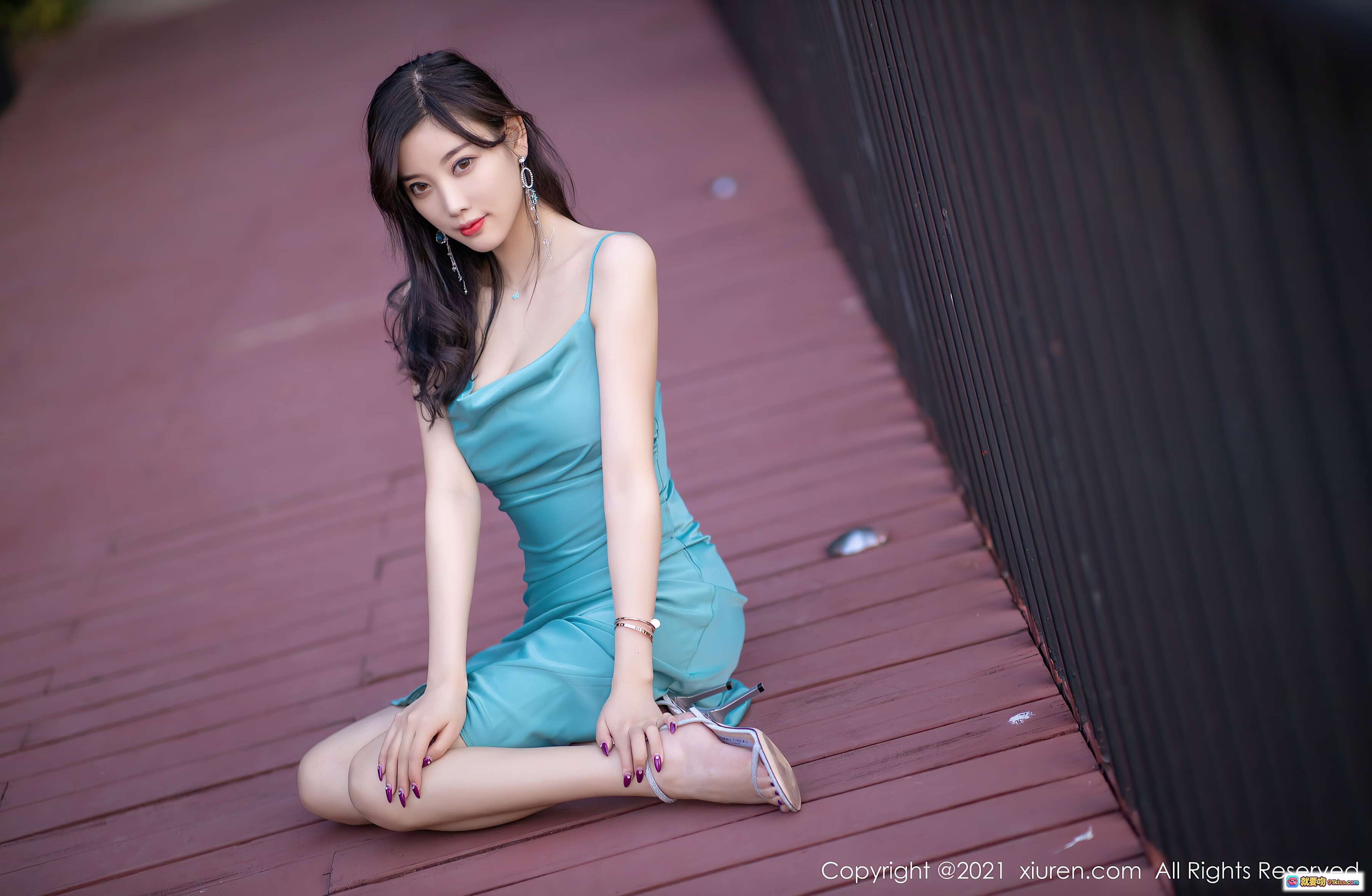 图片[8] - 杨晨晨sugar蓝裙写真｜秀人网2021精选｜优雅坐姿户外人像｜高清美图67P - 就要吻