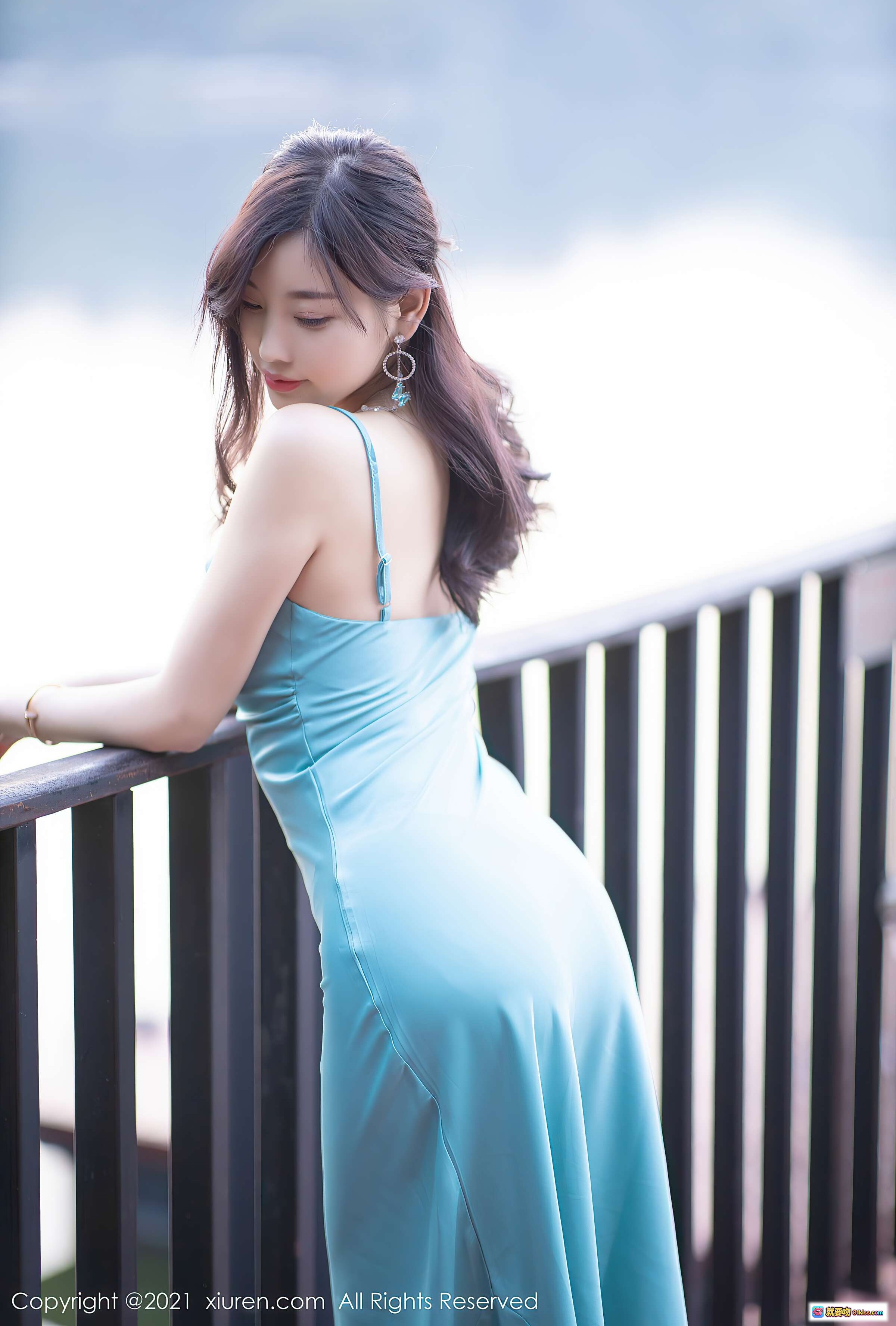 图片[9] - 杨晨晨sugar蓝裙写真｜秀人网2021精选｜优雅坐姿户外人像｜高清美图67P - 就要吻