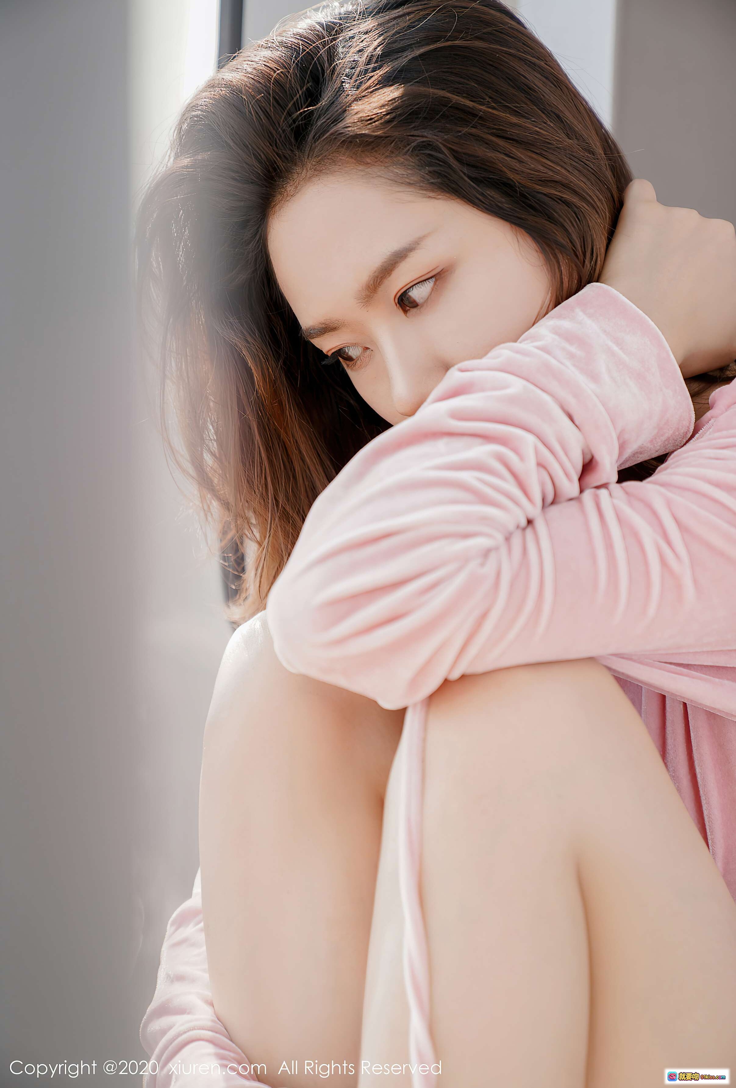 图片[4] - 方子萱粉色丝绒睡衣私房写真 | 优雅性感美腿诱惑 | XIUREN秀人网2020.08.18 No.2456 - 就要吻