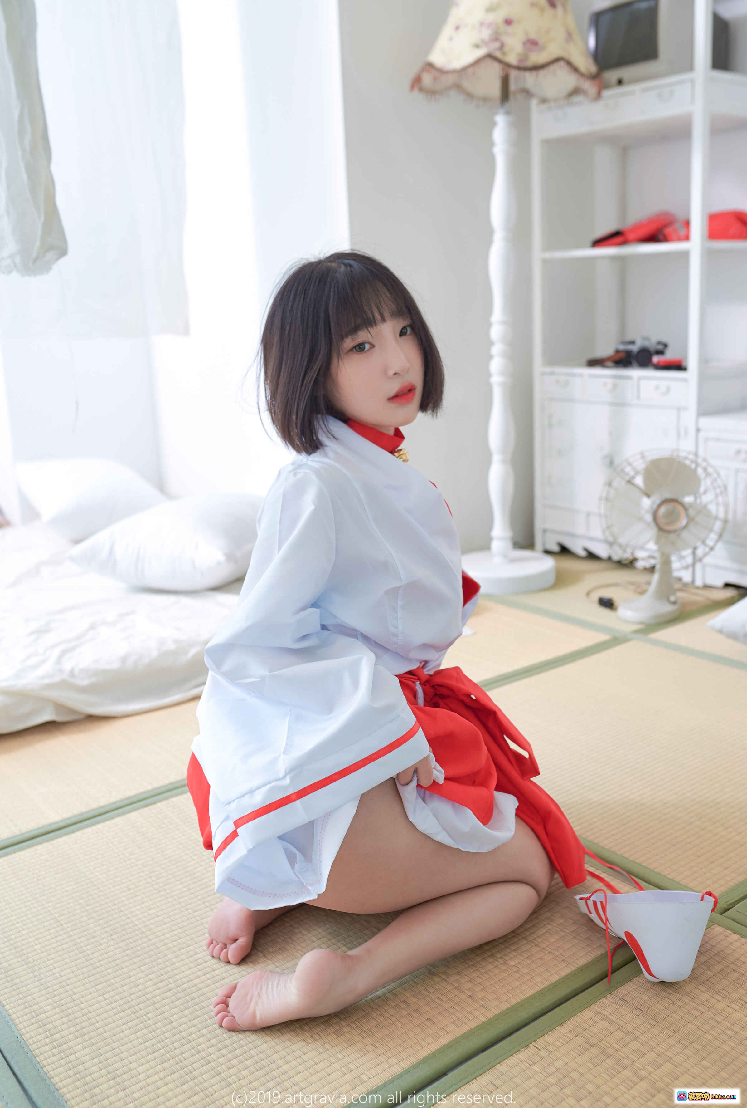 图片[2] - 姜仁卿NO.019 ARTGRAVIA_VOL116 穿蓝白比基尼岩石海岸蹲姿写真 短发少女清新性感自然光拍摄 - 就要吻