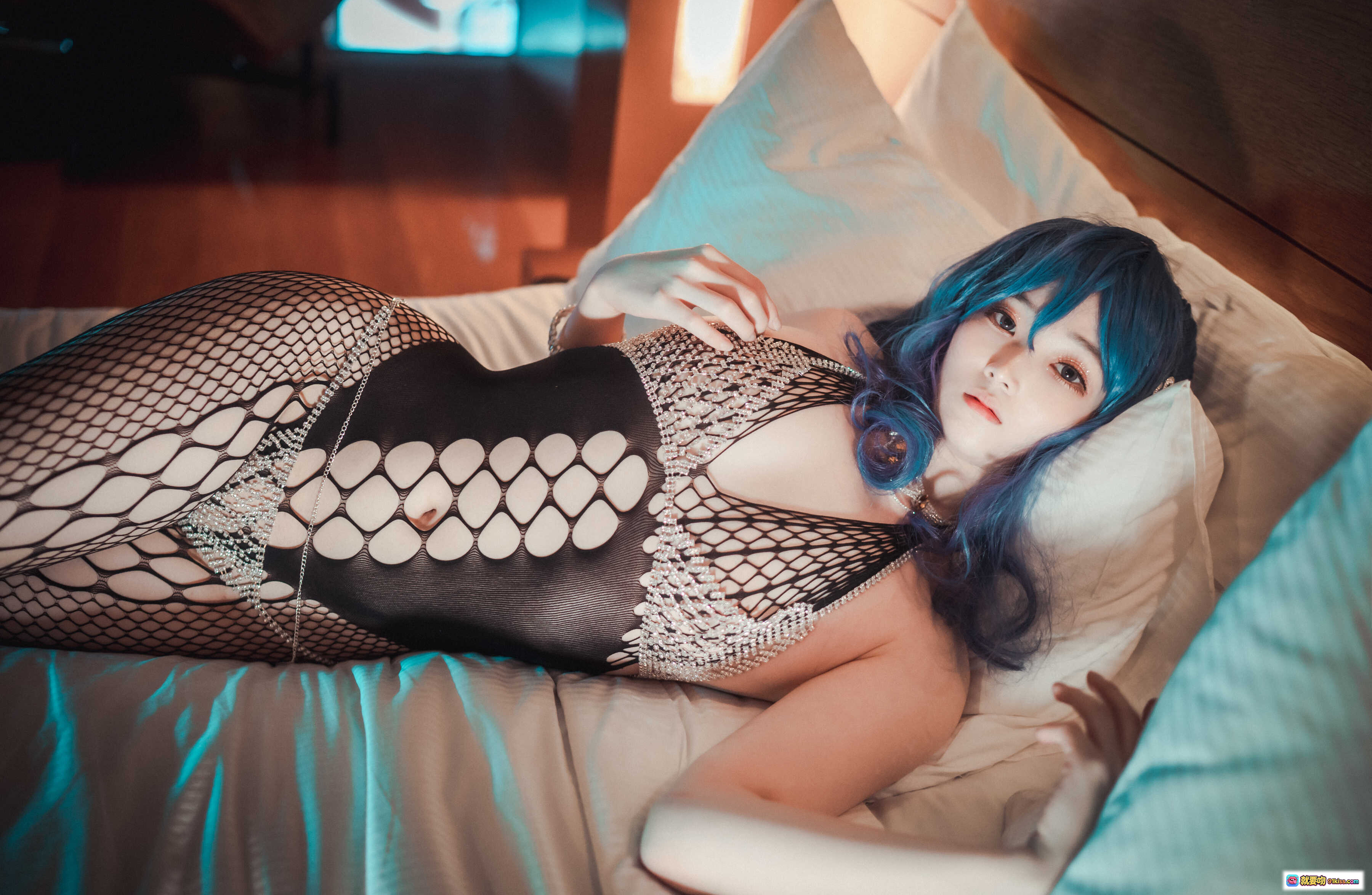 图片[4] - Bambi DJAWA Azur Lane USS Saint Louis S版 Cosplay 蓝发渔网袜高跟床照写真 - 就要吻