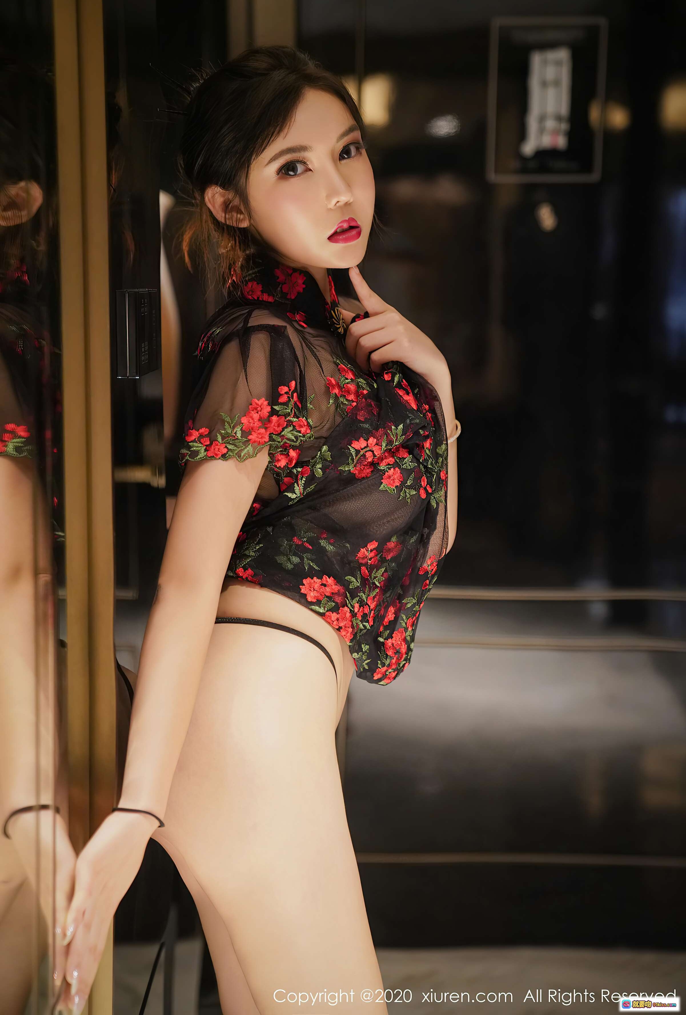 图片[1] - 黑纱红花旗袍写真｜性感美腿私房照｜秀人网2020年12月Vol.2849模特合集 - 就要吻